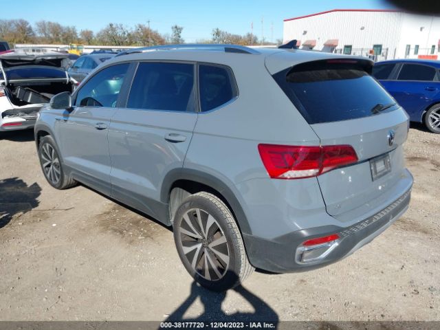 Photo 2 VIN: 3VVTX7B24NM020063 - VOLKSWAGEN TAOS 