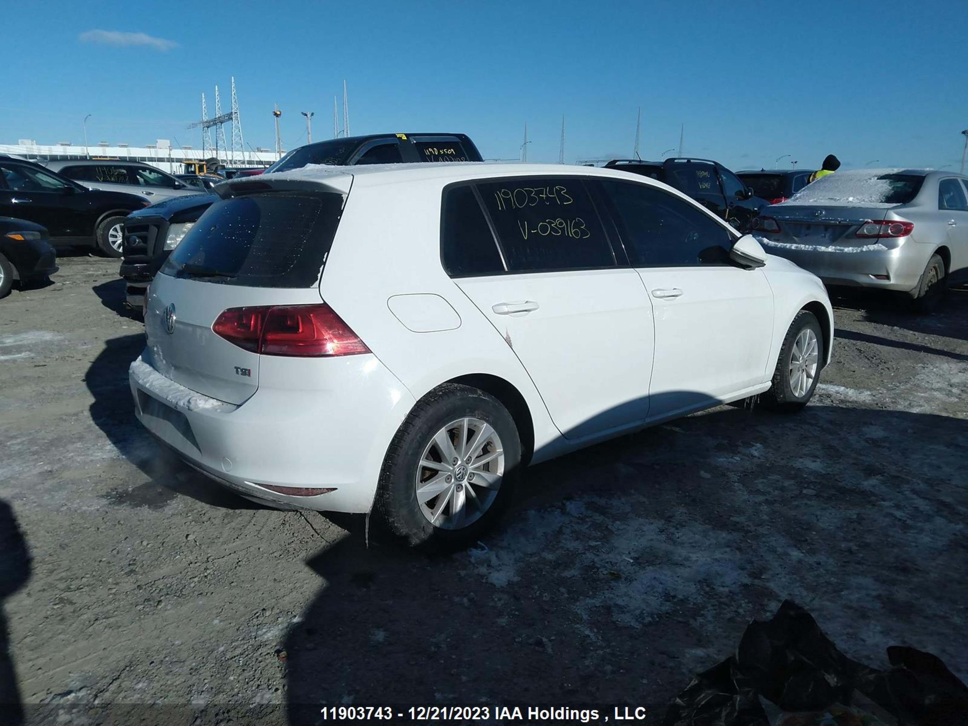 Photo 3 VIN: 3VW117AUXHM039163 - VOLKSWAGEN GOLF 