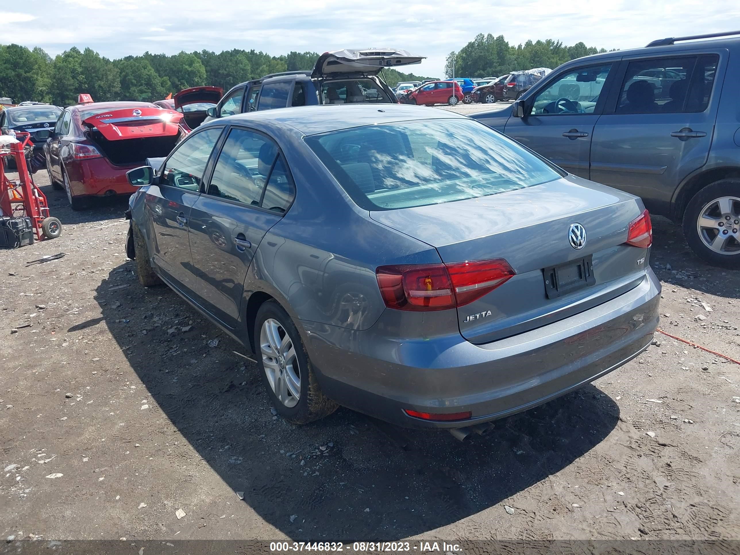 Photo 2 VIN: 3VW167AJ0JM243936 - VOLKSWAGEN JETTA 