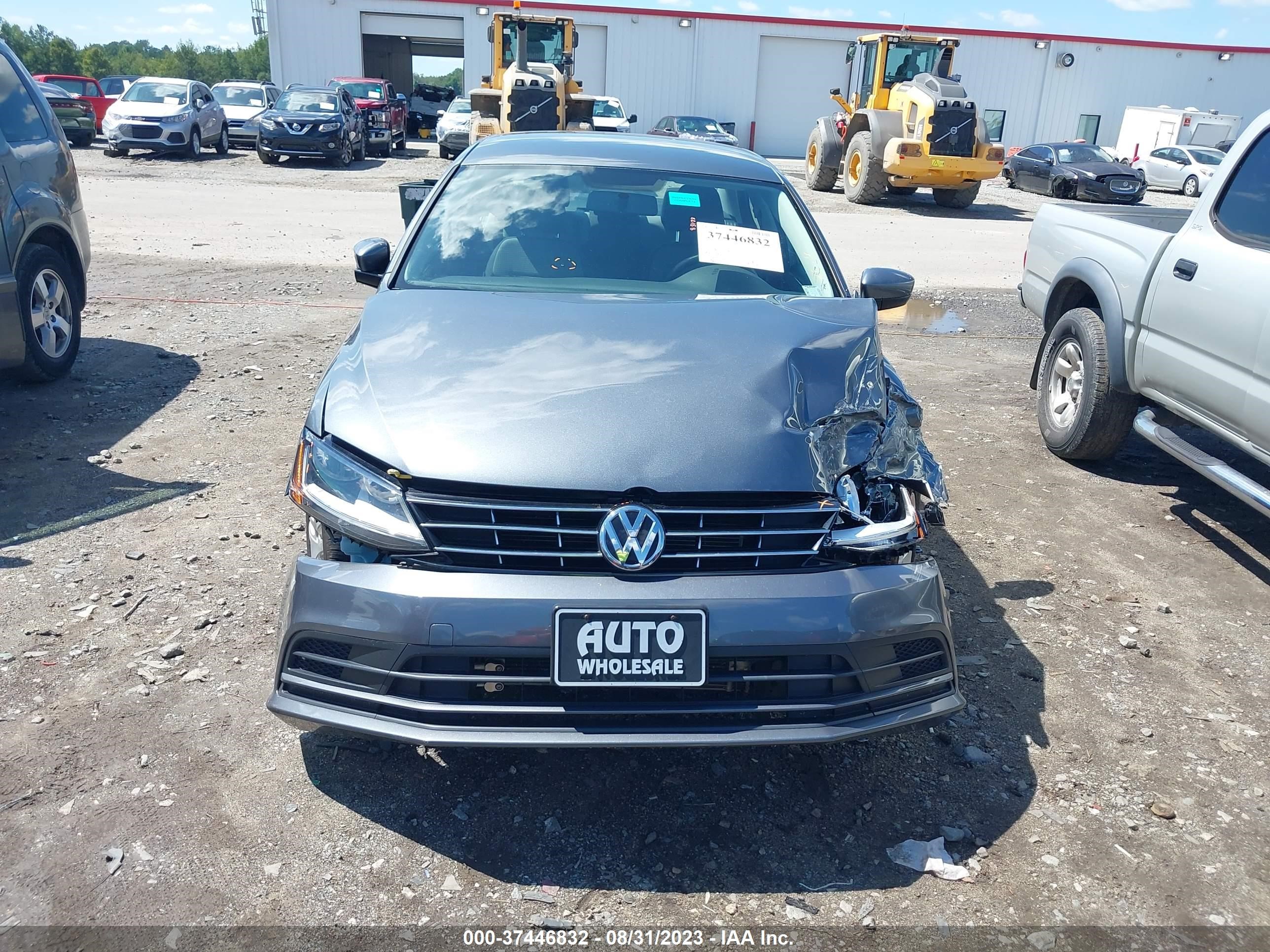 Photo 5 VIN: 3VW167AJ0JM243936 - VOLKSWAGEN JETTA 