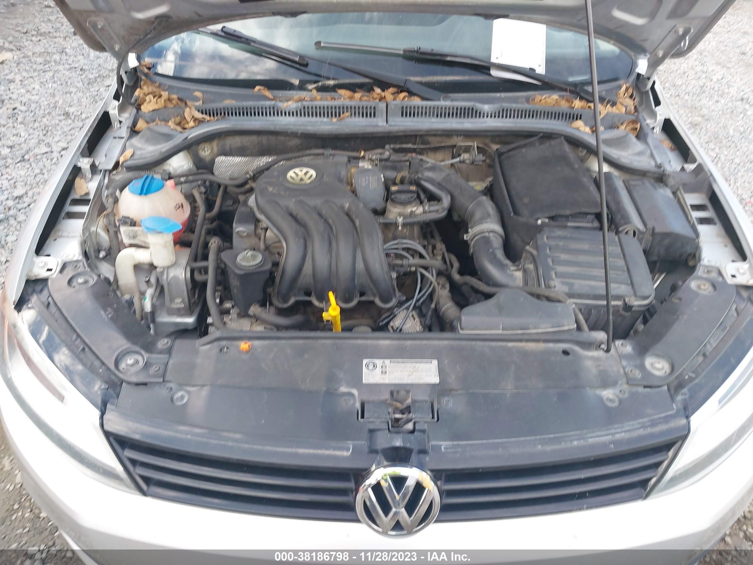 Photo 9 VIN: 3VW1K7AJ0BM305901 - VOLKSWAGEN JETTA 