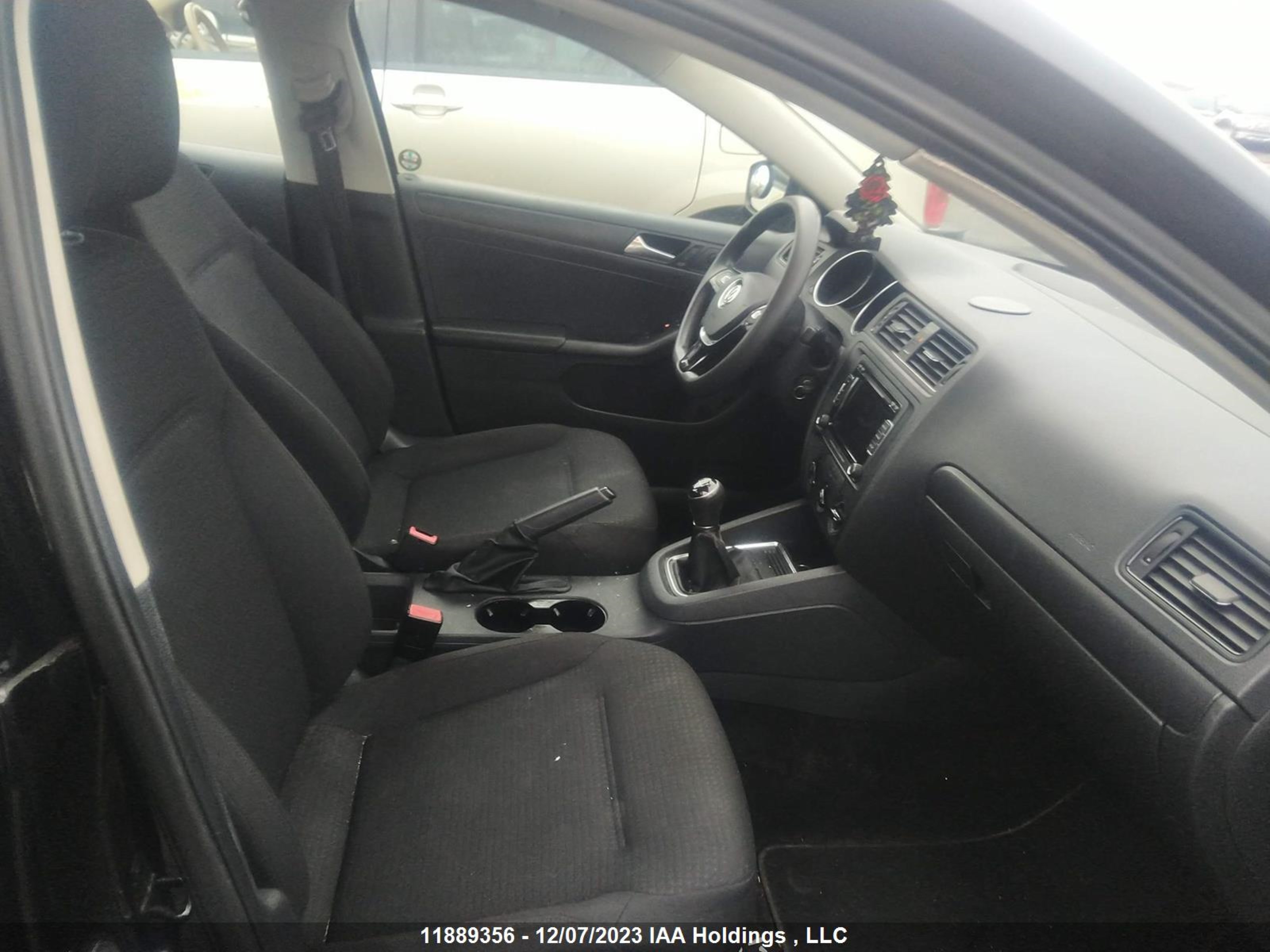 Photo 4 VIN: 3VW1K7AJ4FM427229 - VOLKSWAGEN JETTA 