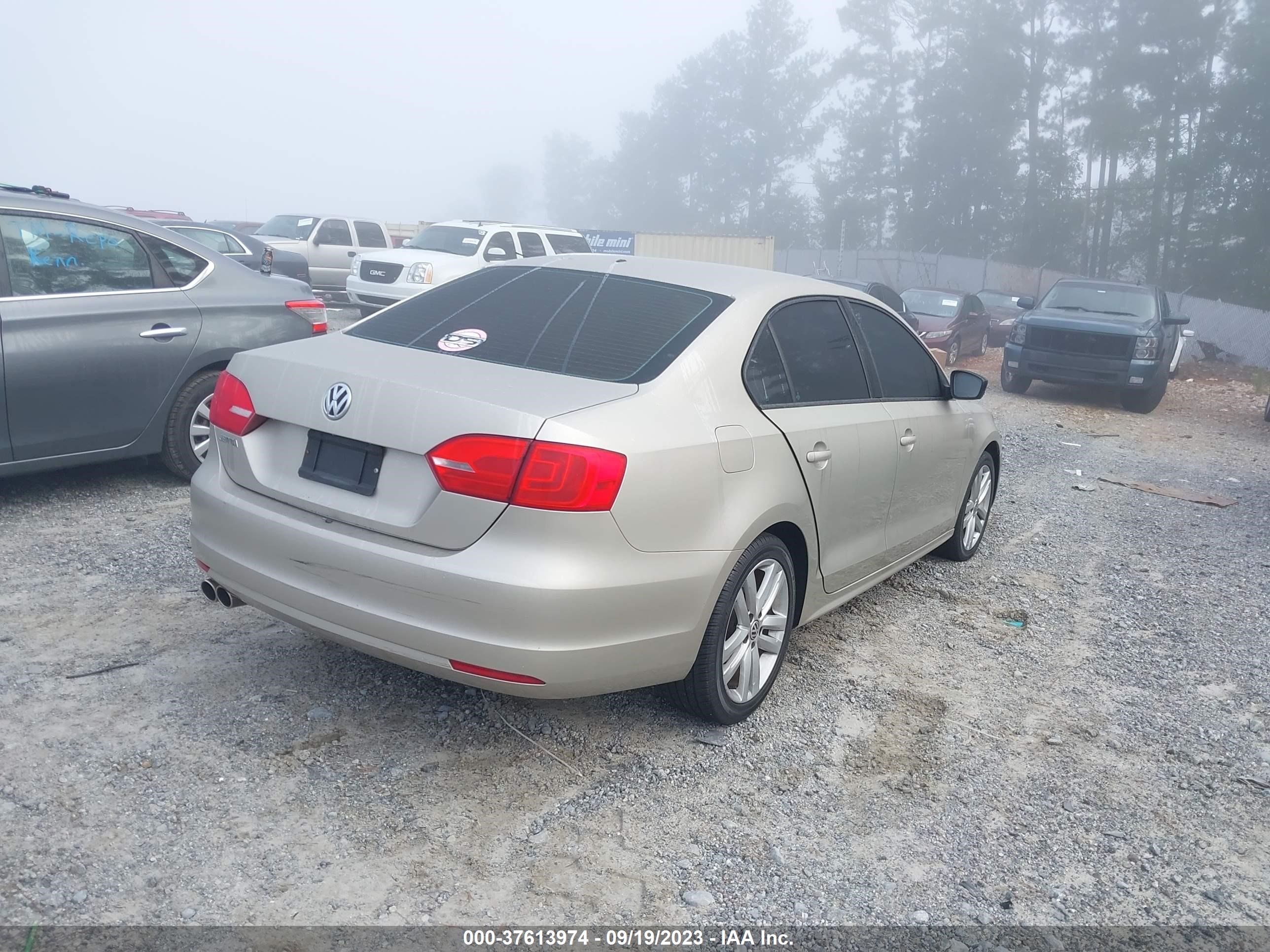 Photo 3 VIN: 3VW1K7AJ6DM312855 - VOLKSWAGEN JETTA 