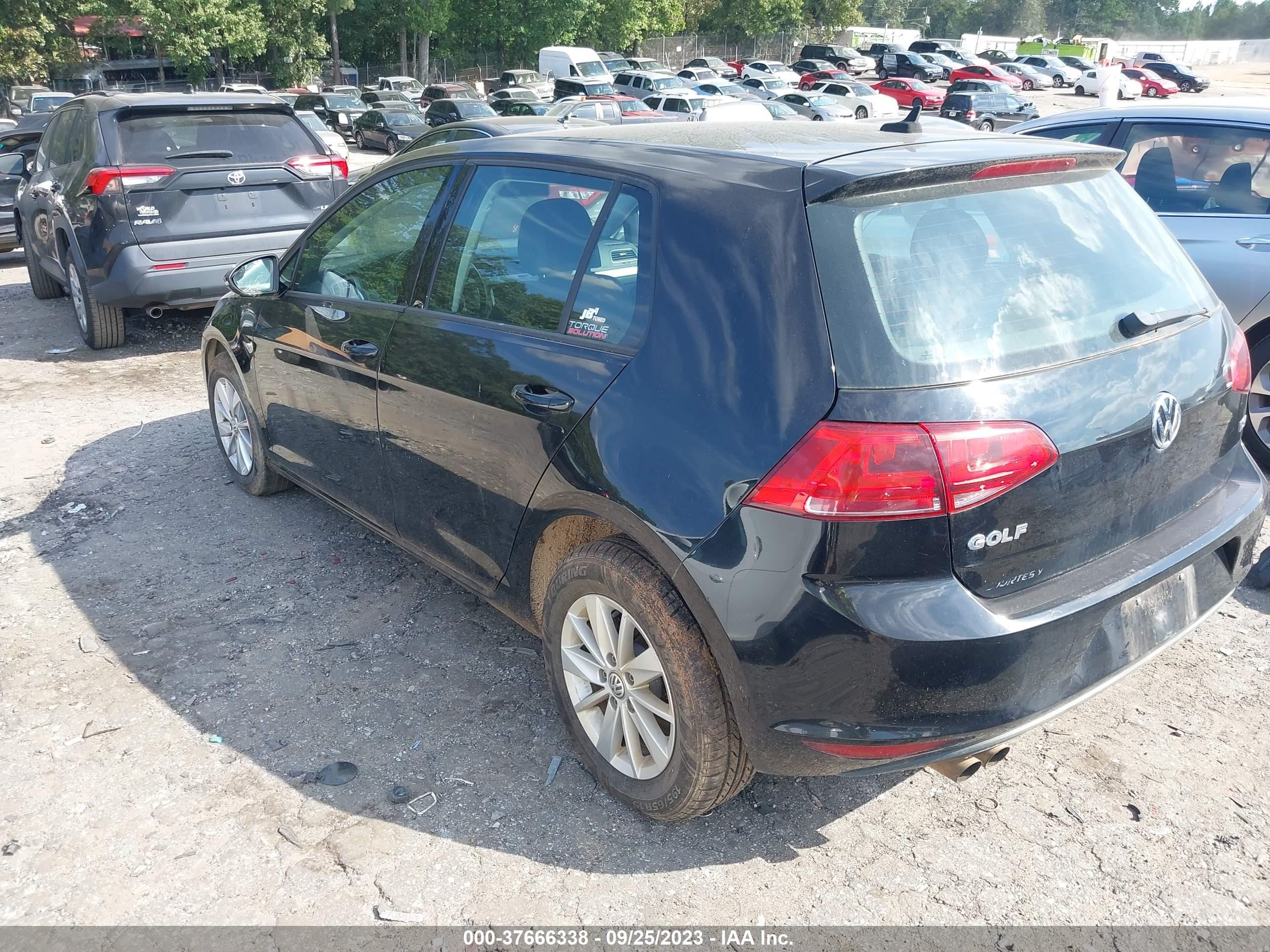 Photo 2 VIN: 3VW217AU0FM019733 - VOLKSWAGEN GOLF 