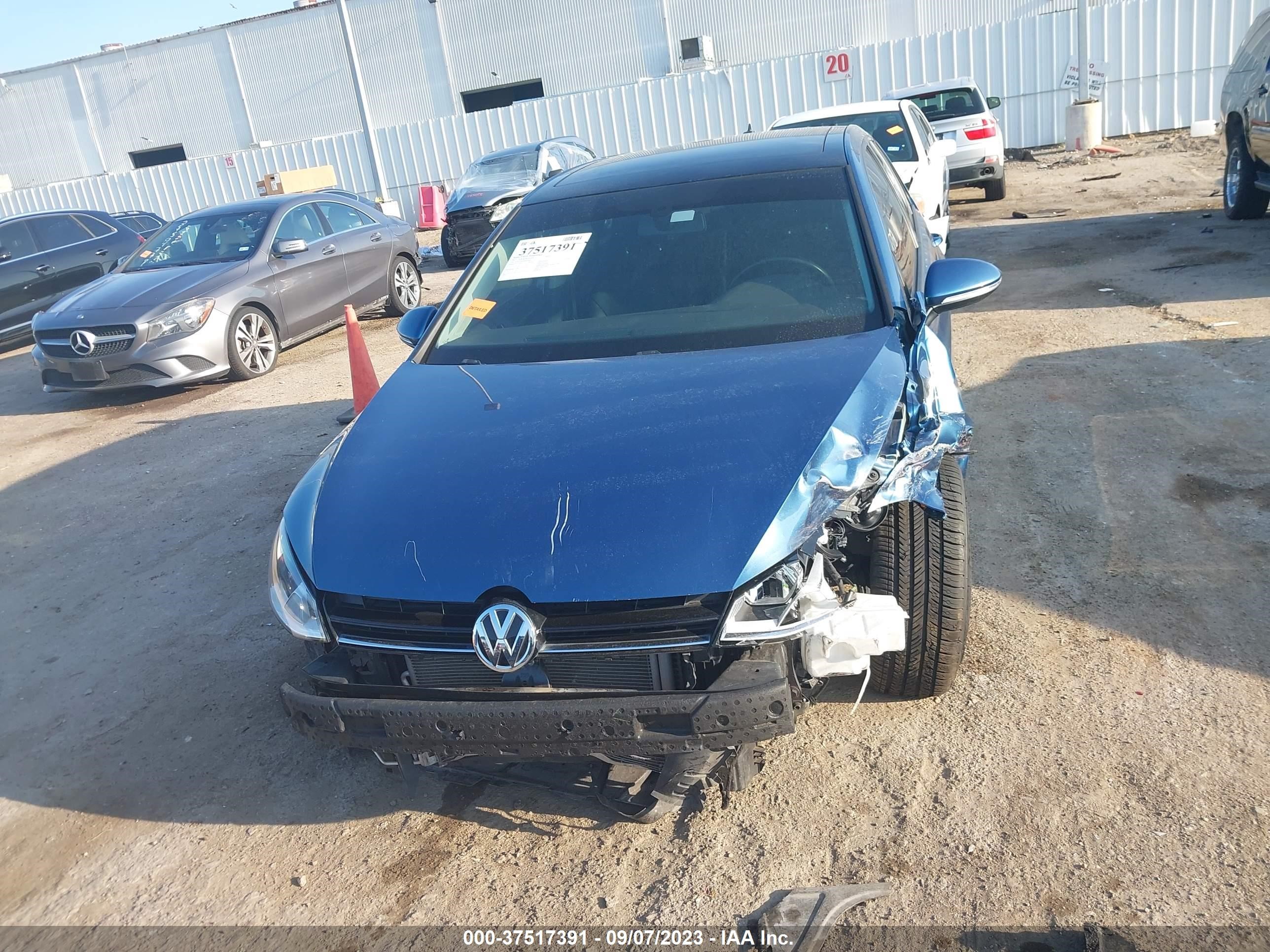 Photo 11 VIN: 3VW217AU0HM071804 - VOLKSWAGEN GOLF 