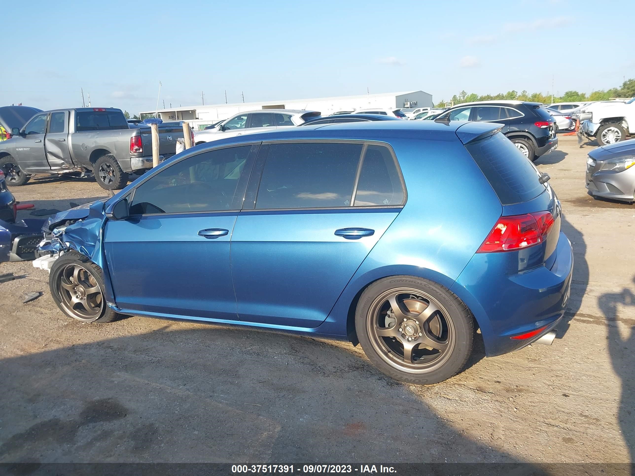 Photo 13 VIN: 3VW217AU0HM071804 - VOLKSWAGEN GOLF 