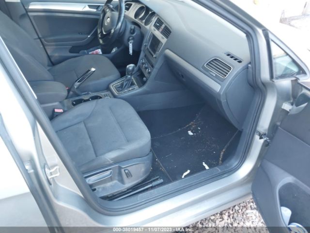 Photo 4 VIN: 3VW217AU1HM055837 - VOLKSWAGEN GOLF 