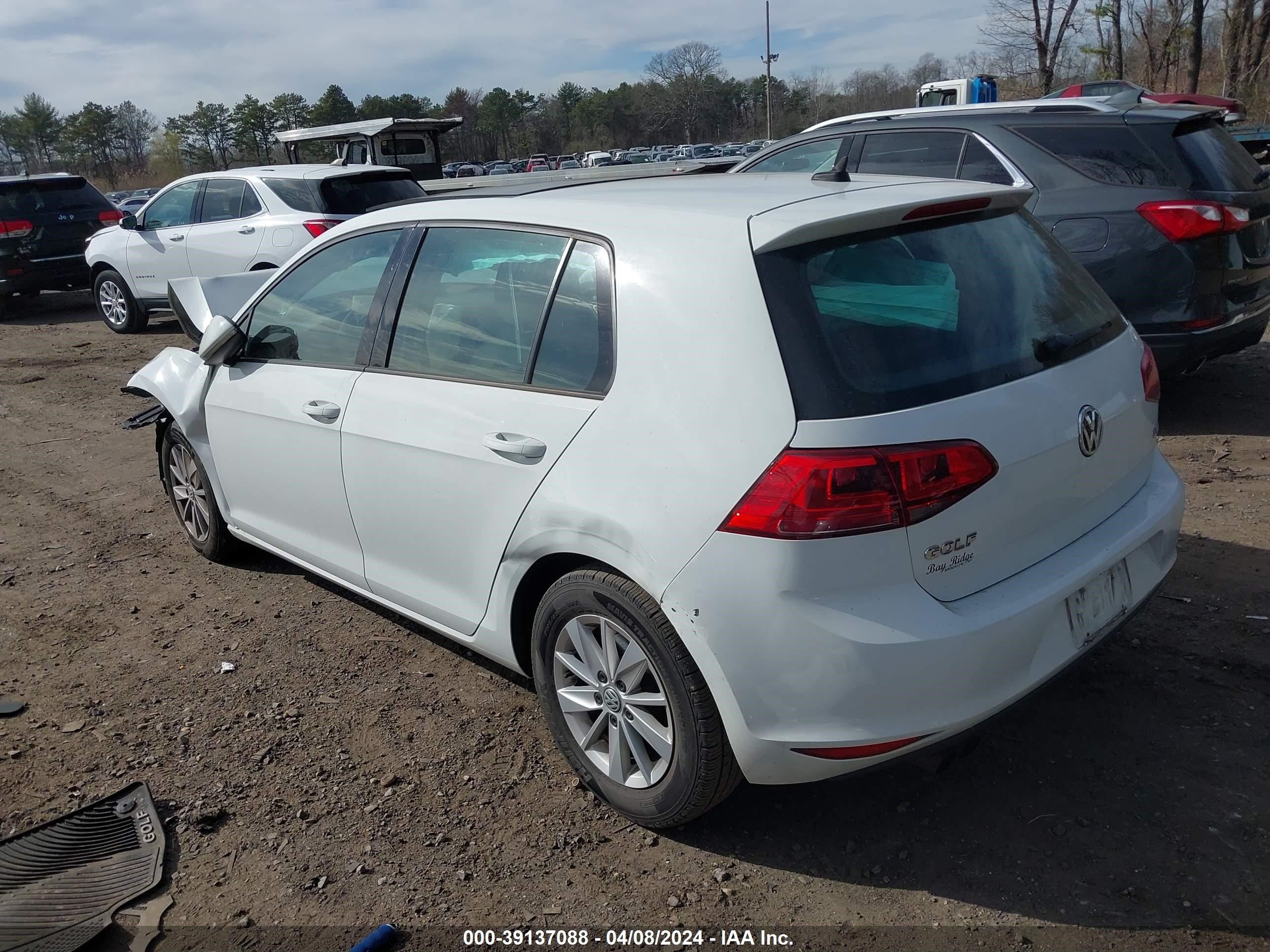 Photo 2 VIN: 3VW217AU3GM046054 - VOLKSWAGEN GOLF 