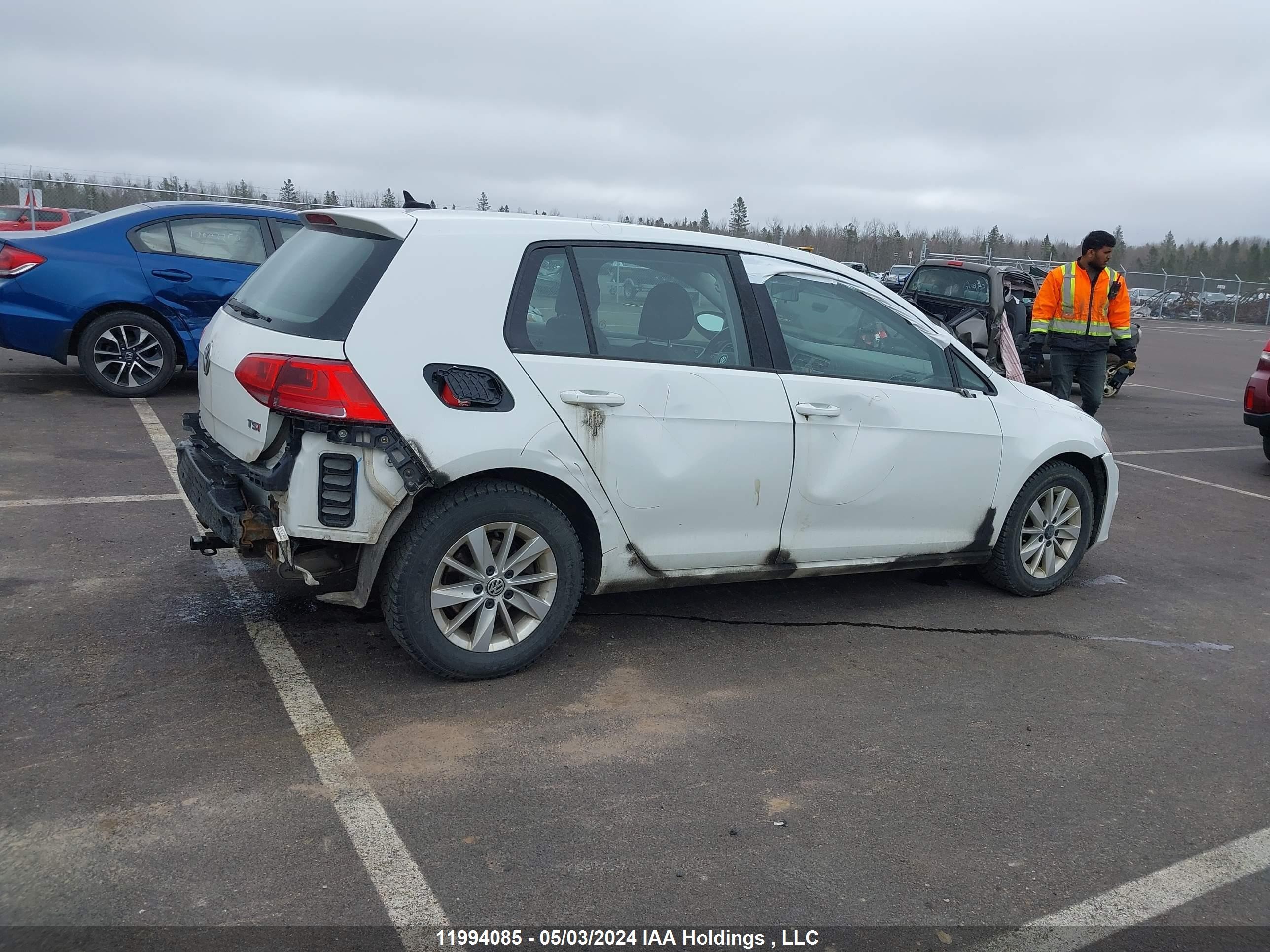 Photo 3 VIN: 3VW217AU8FM063642 - VOLKSWAGEN GOLF 