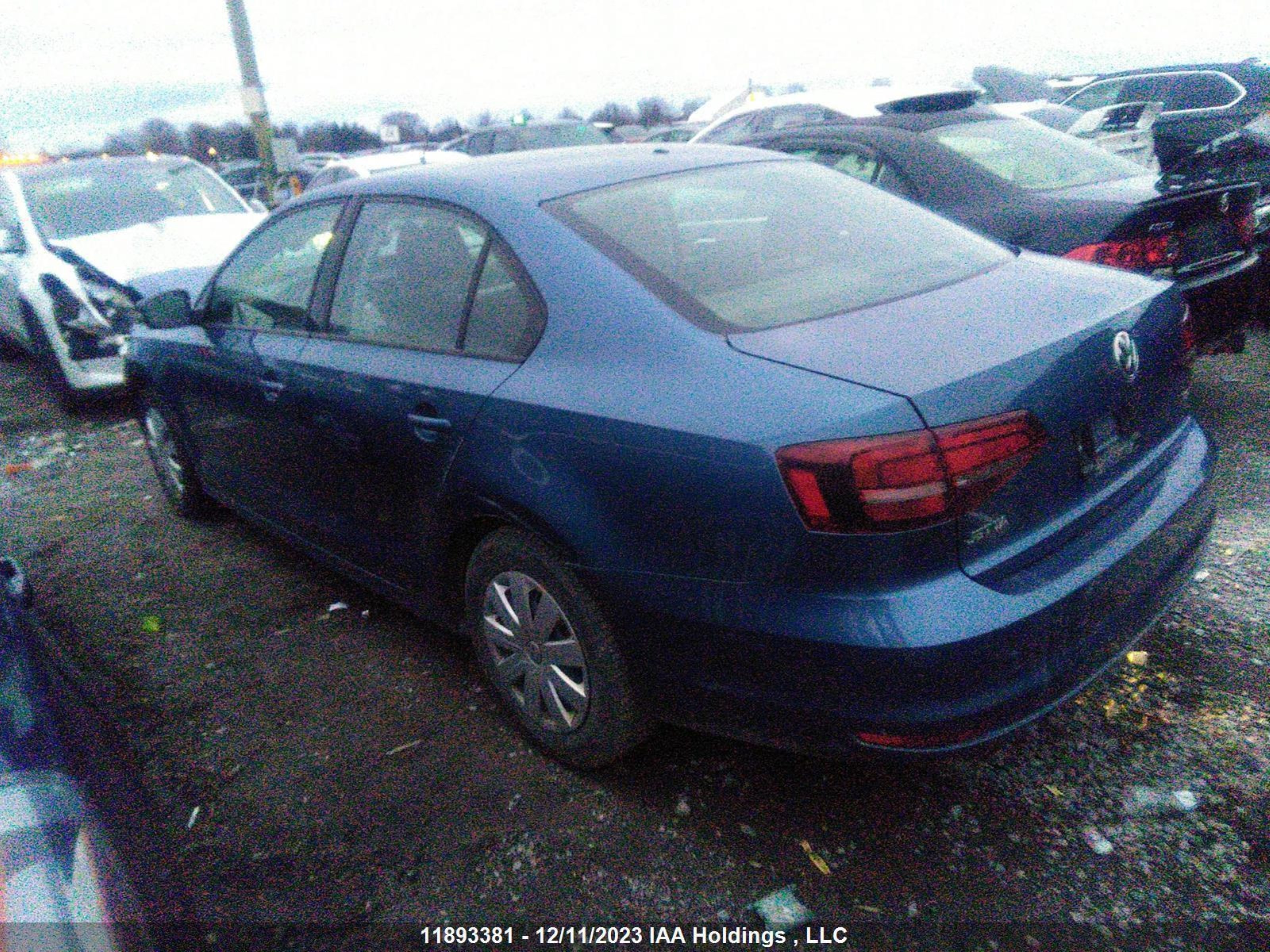 Photo 2 VIN: 3VW267AJ0GM211324 - VOLKSWAGEN JETTA 