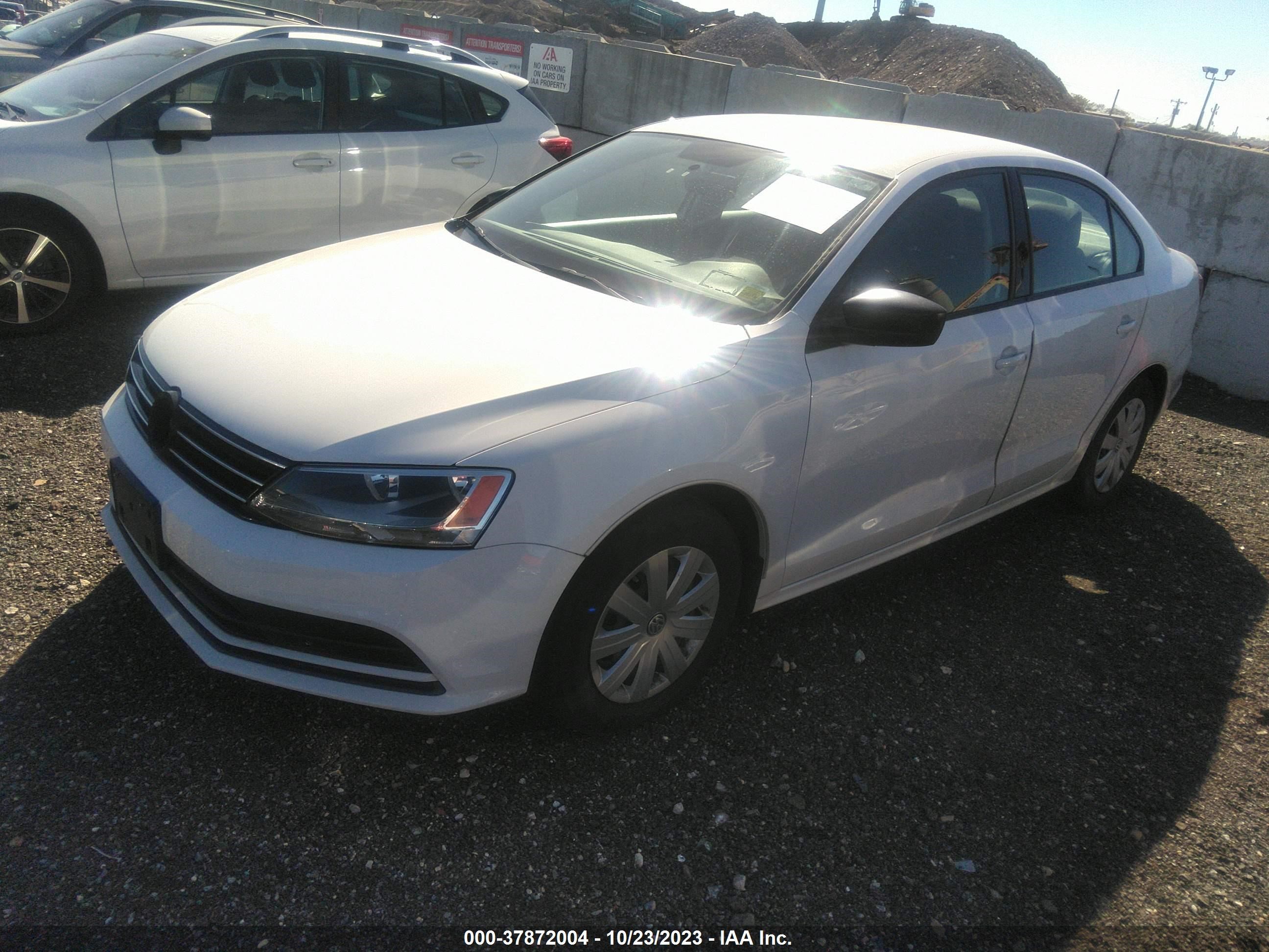 Photo 1 VIN: 3VW267AJ0GM236790 - VOLKSWAGEN JETTA 