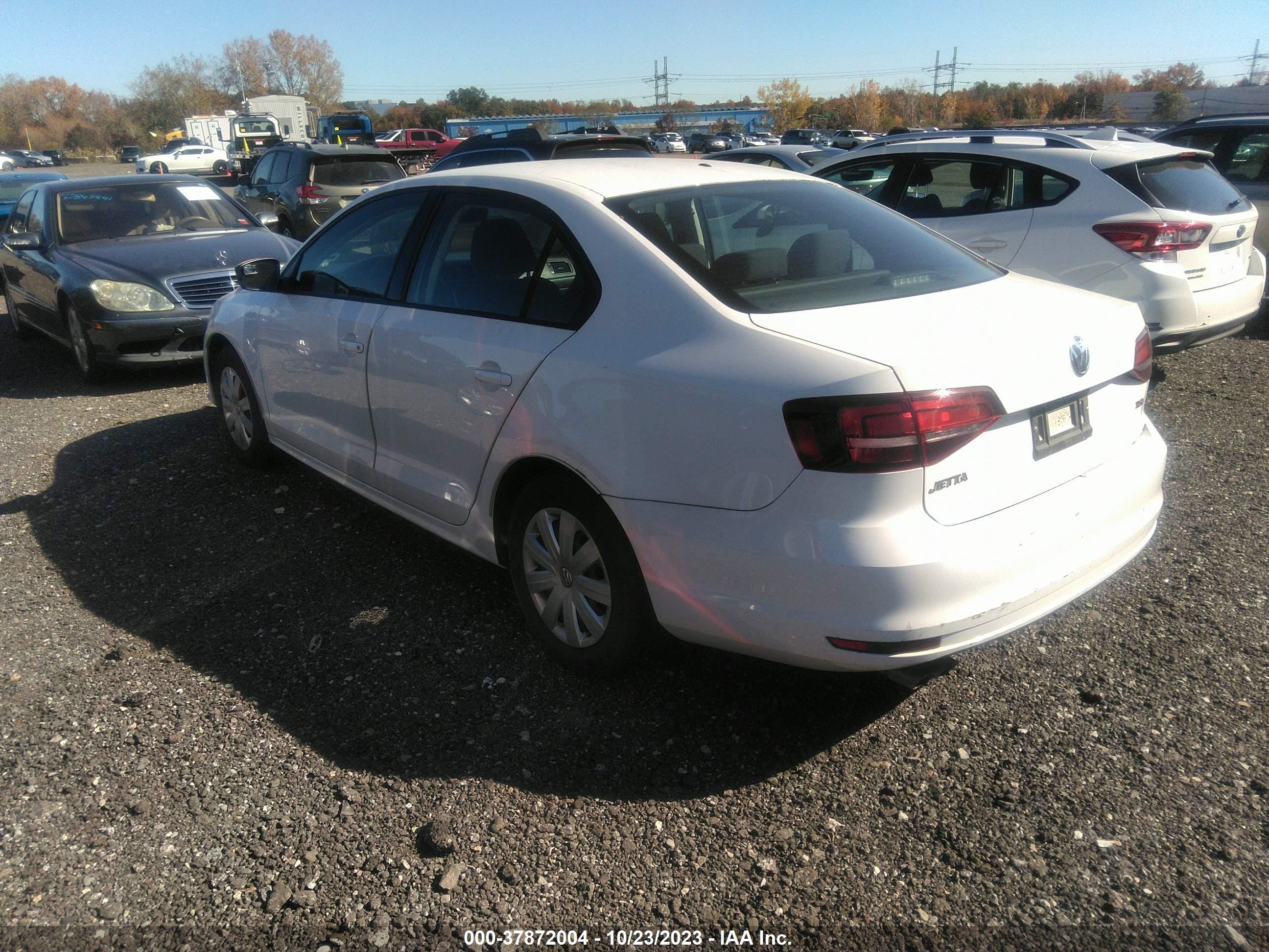 Photo 2 VIN: 3VW267AJ0GM236790 - VOLKSWAGEN JETTA 