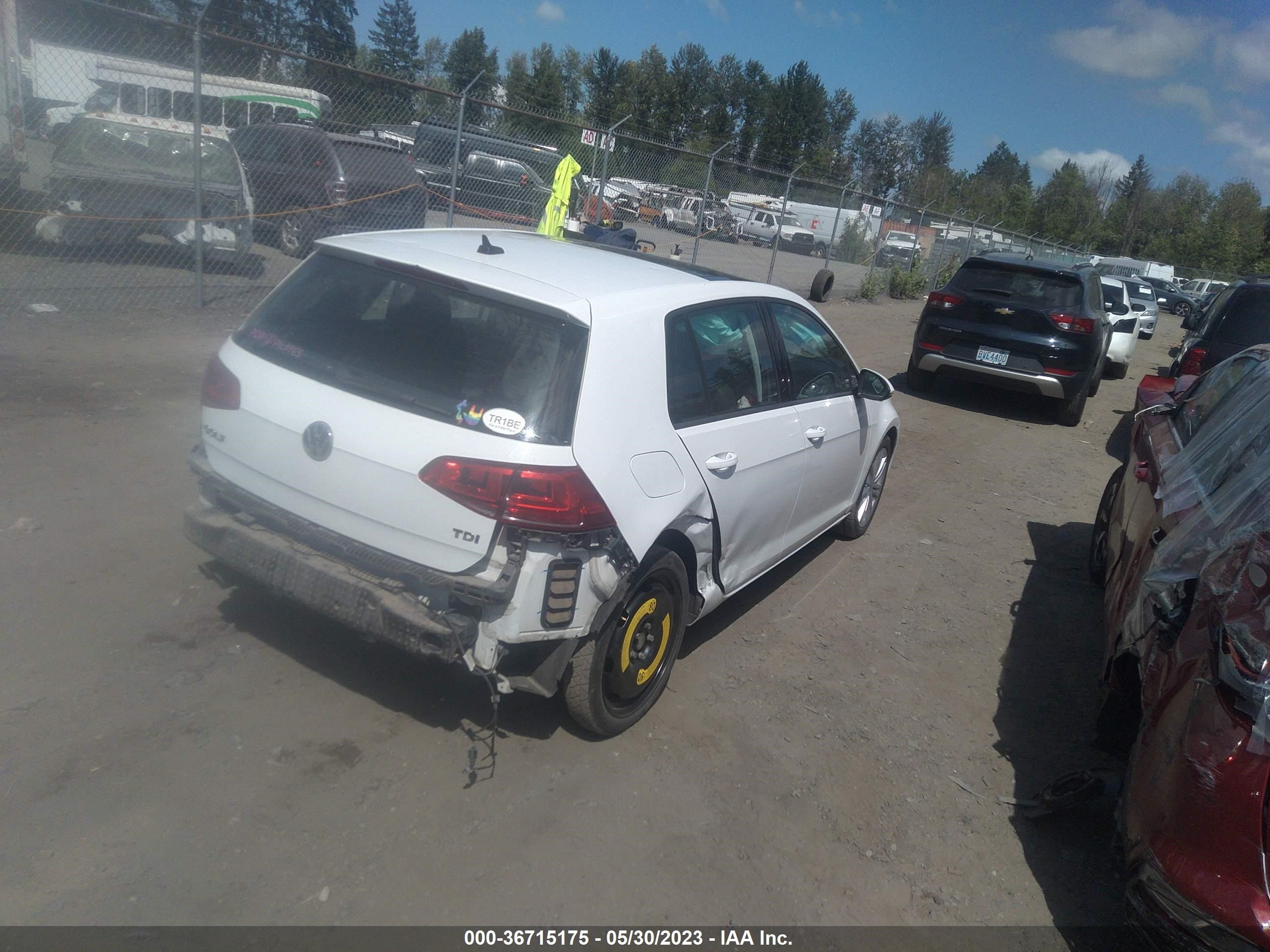 Photo 3 VIN: 3VW2A7AU3FM032248 - VOLKSWAGEN GOLF 