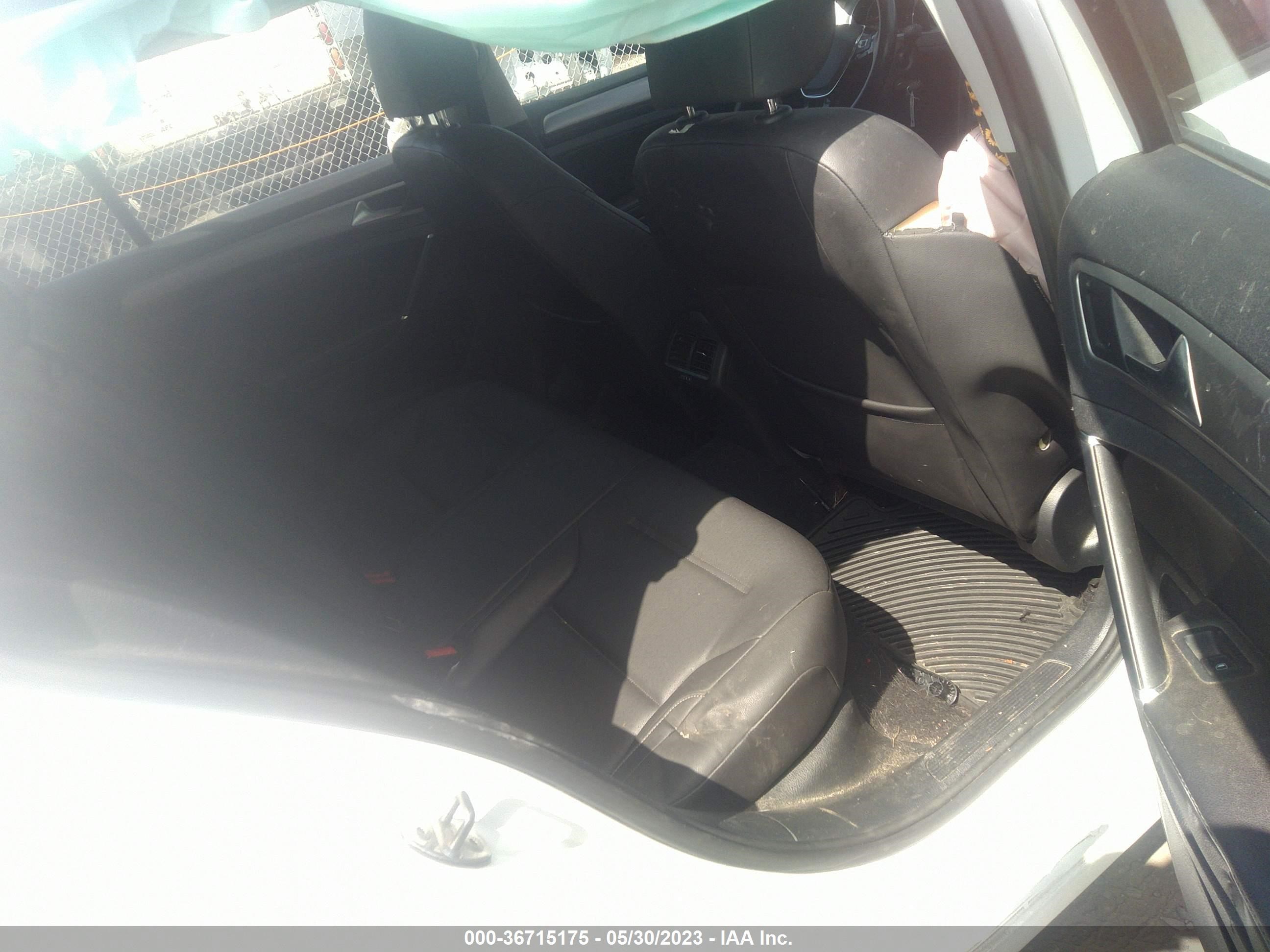 Photo 4 VIN: 3VW2A7AU3FM032248 - VOLKSWAGEN GOLF 