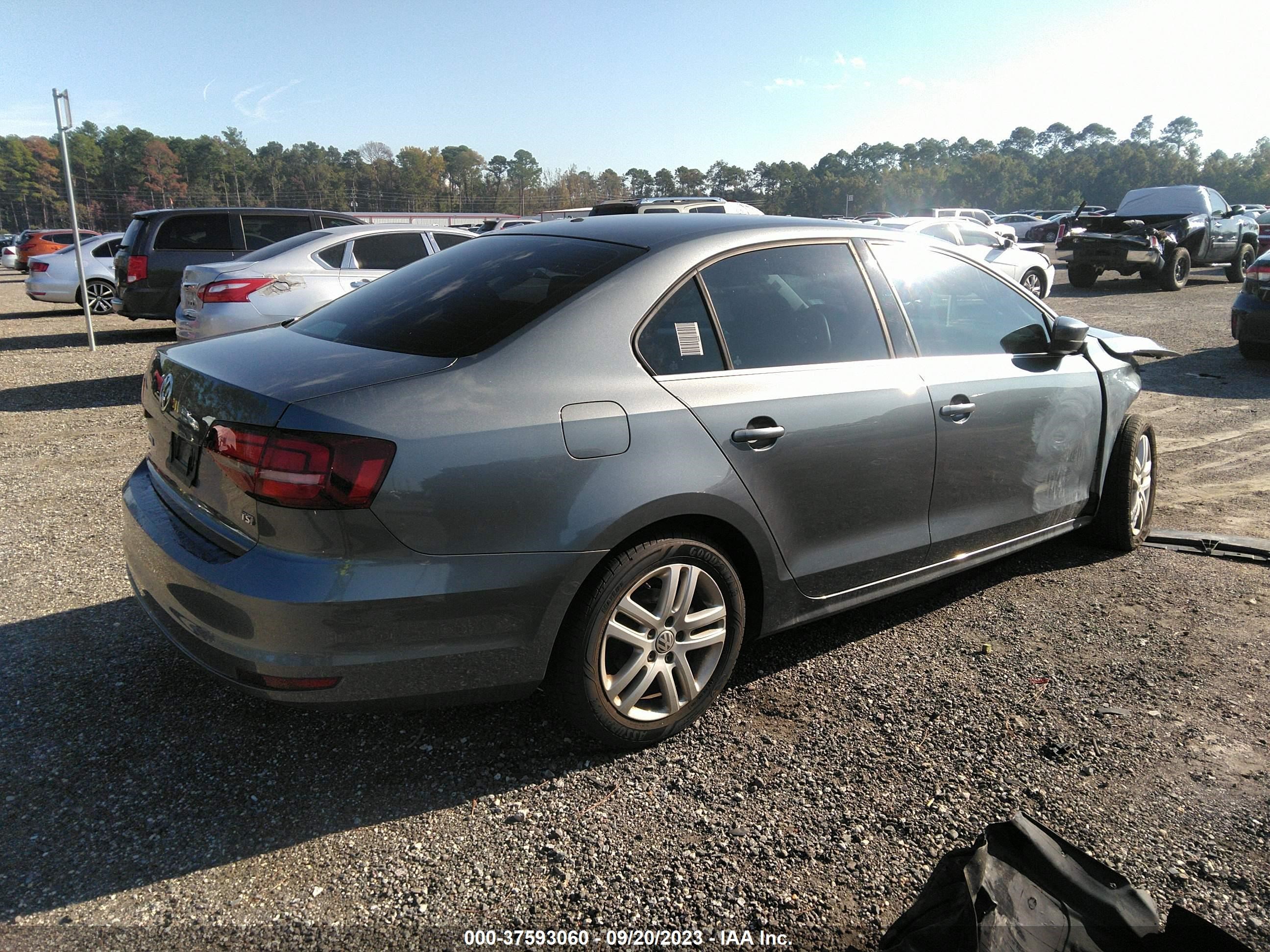 Photo 3 VIN: 3VW2B7AJ1HM348009 - VOLKSWAGEN JETTA 