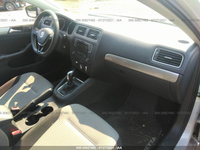 Photo 4 VIN: 3VW2B7AJ3JM256986 - VOLKSWAGEN JETTA 