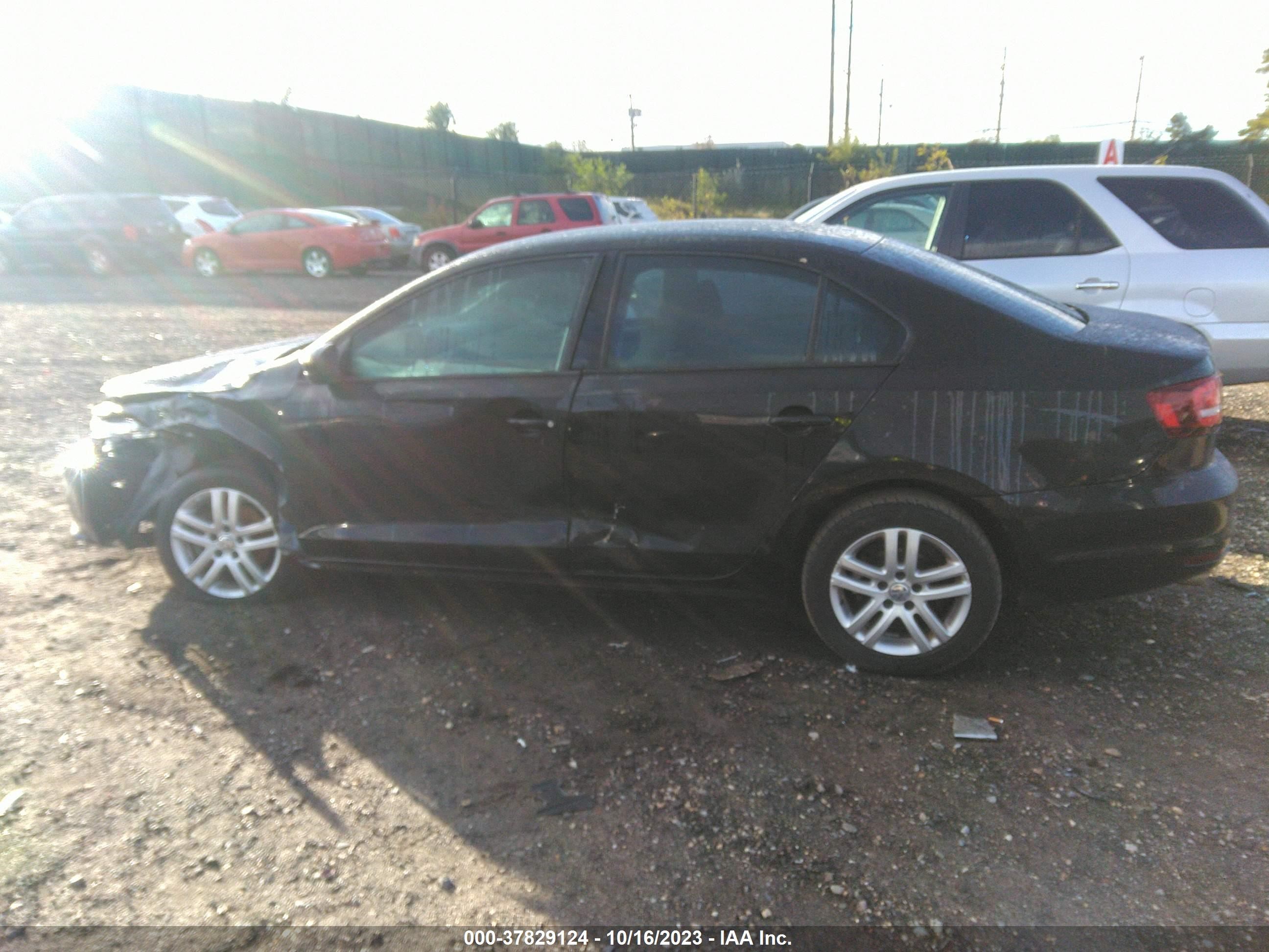 Photo 13 VIN: 3VW2B7AJ5JM204971 - VOLKSWAGEN JETTA 