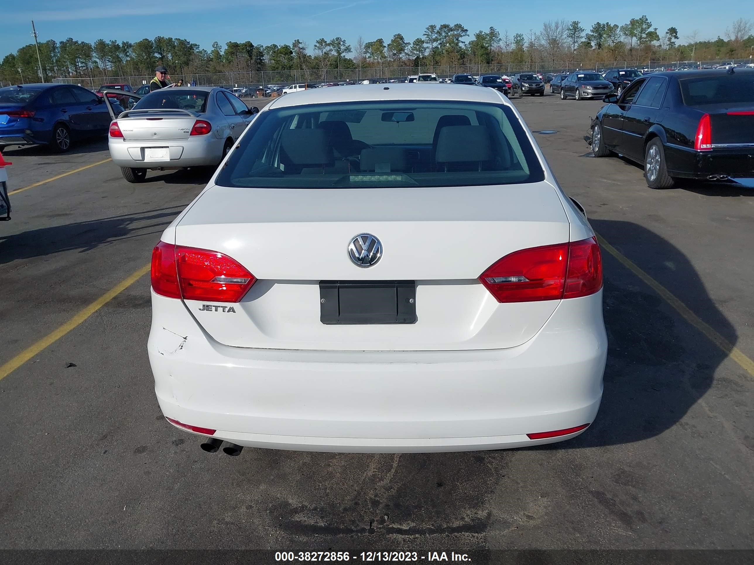 Photo 15 VIN: 3VW2K7AJ2DM412696 - VOLKSWAGEN JETTA 