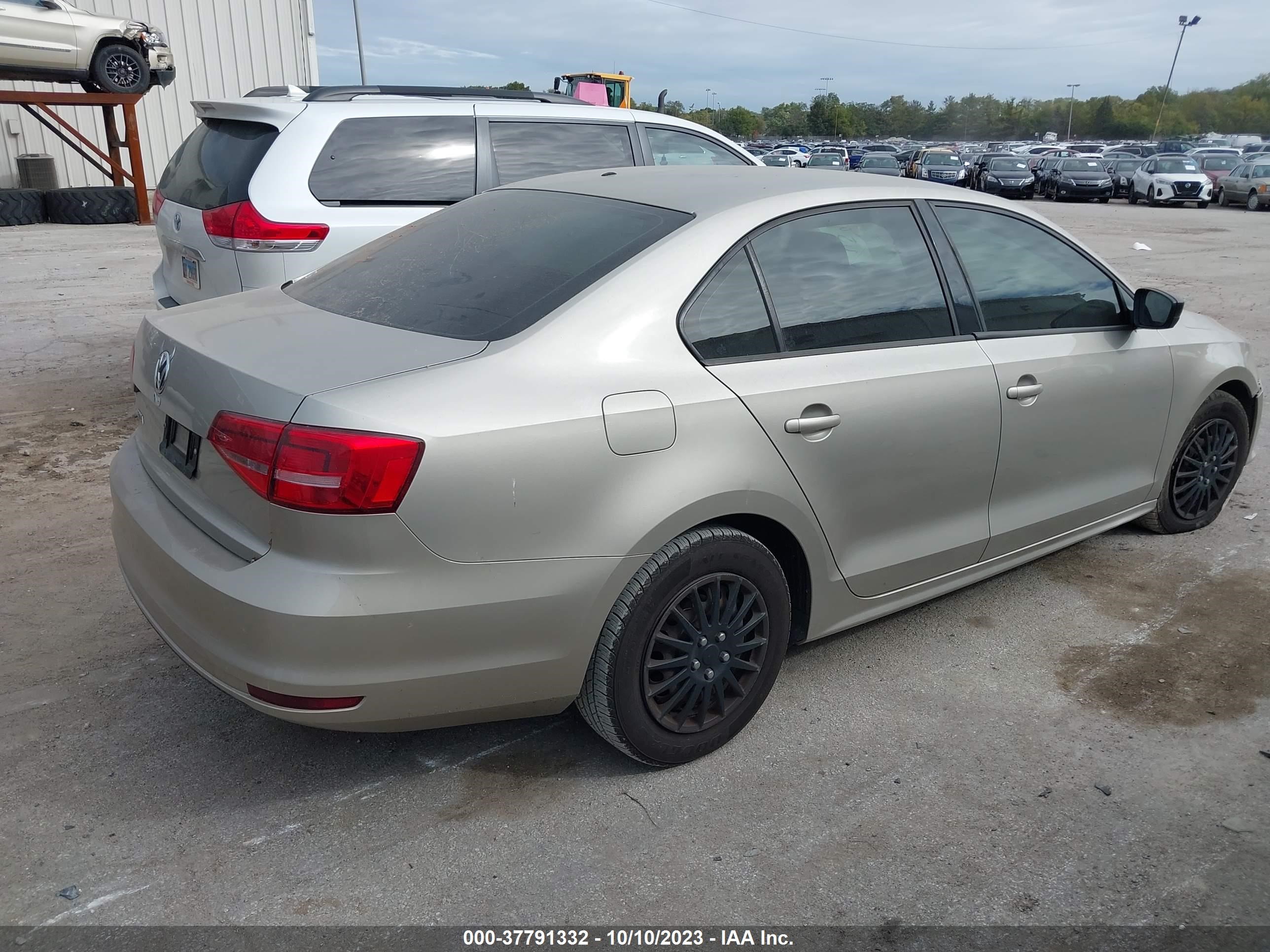 Photo 3 VIN: 3VW2K7AJ6FM306237 - VOLKSWAGEN JETTA 