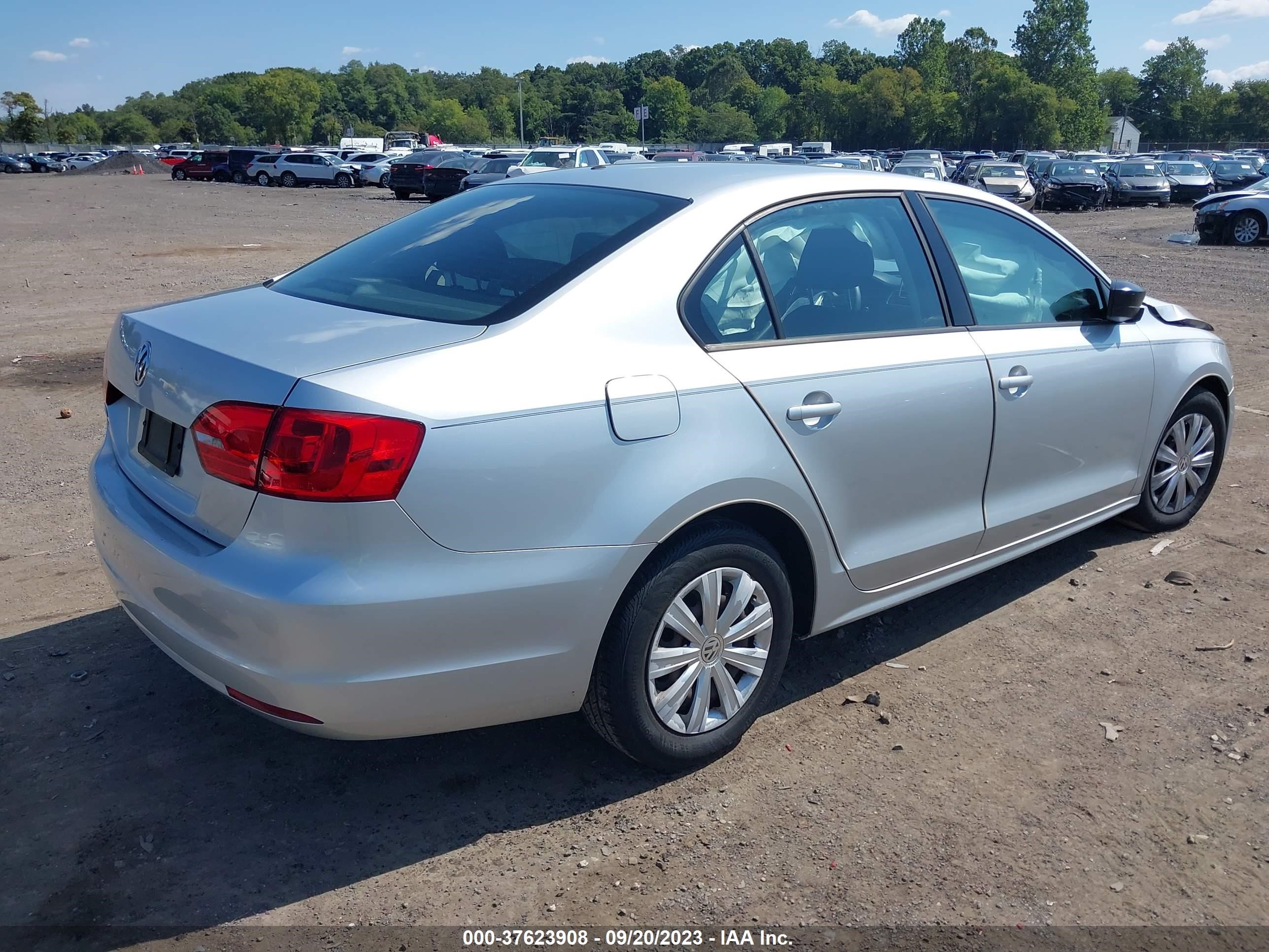 Photo 3 VIN: 3VW2K7AJ7EM350455 - VOLKSWAGEN JETTA 