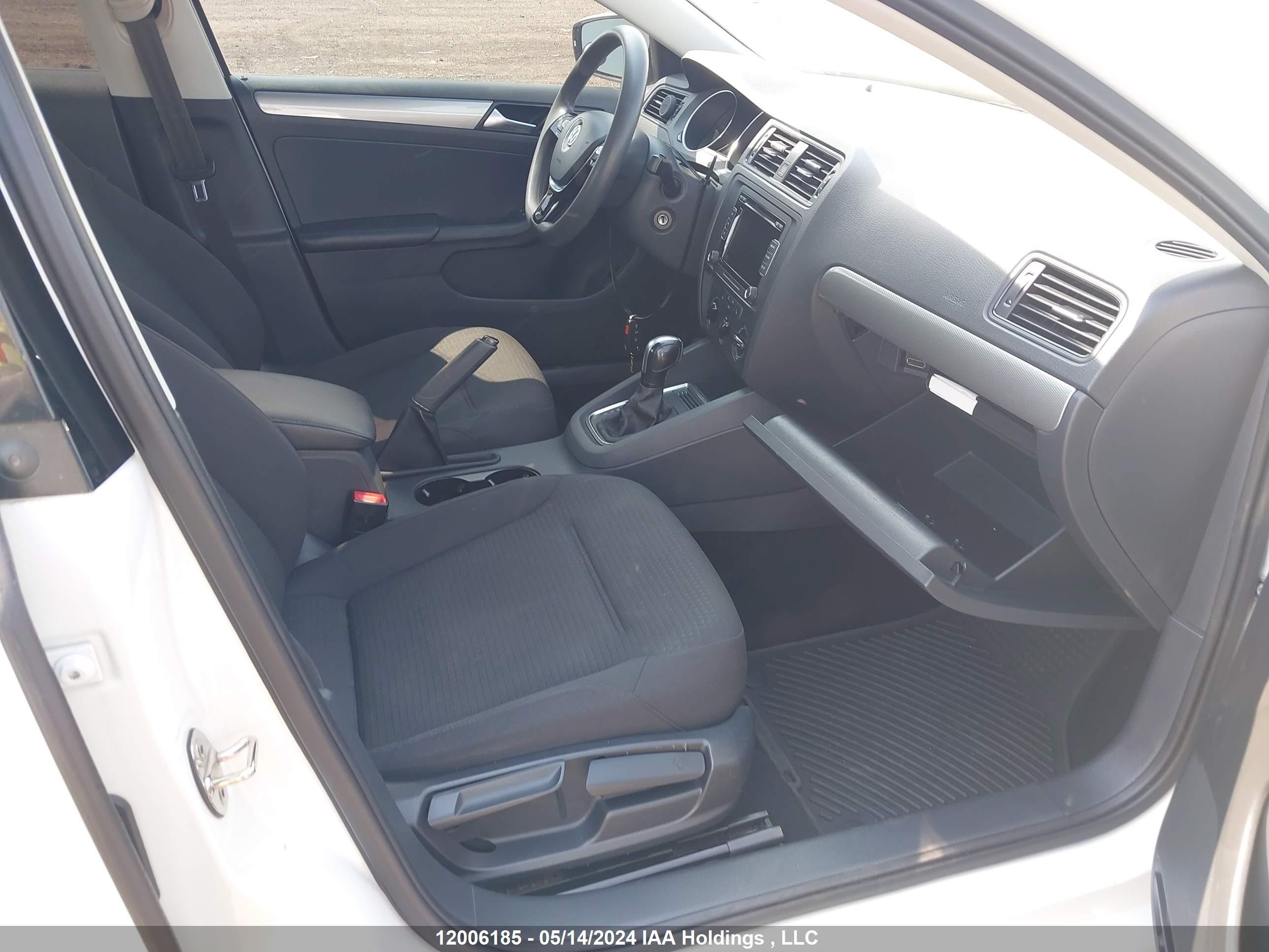 Photo 4 VIN: 3VW2K7AJ7FM328067 - VOLKSWAGEN JETTA 