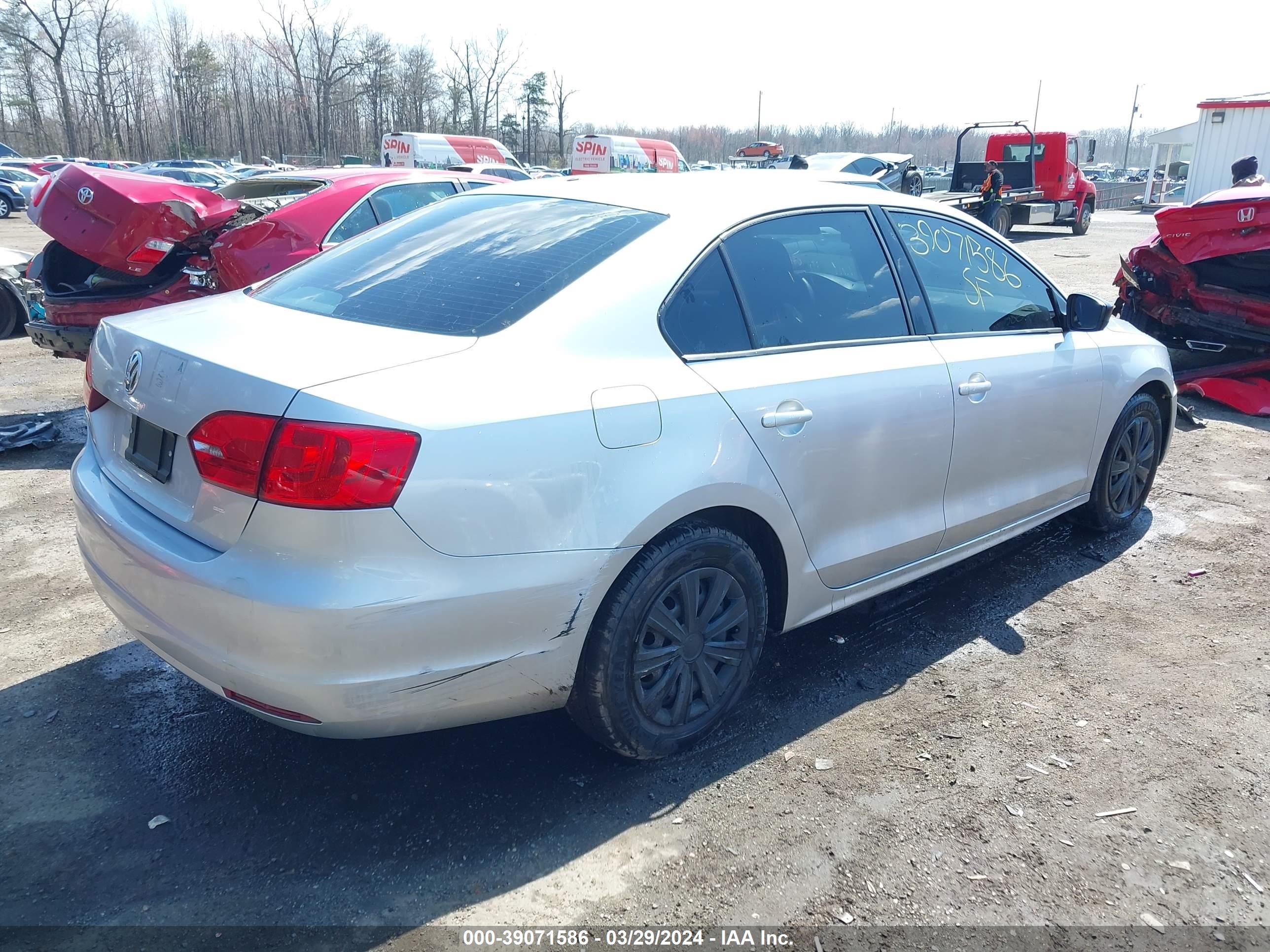 Photo 3 VIN: 3VW2K7AJ9EM212786 - VOLKSWAGEN JETTA 