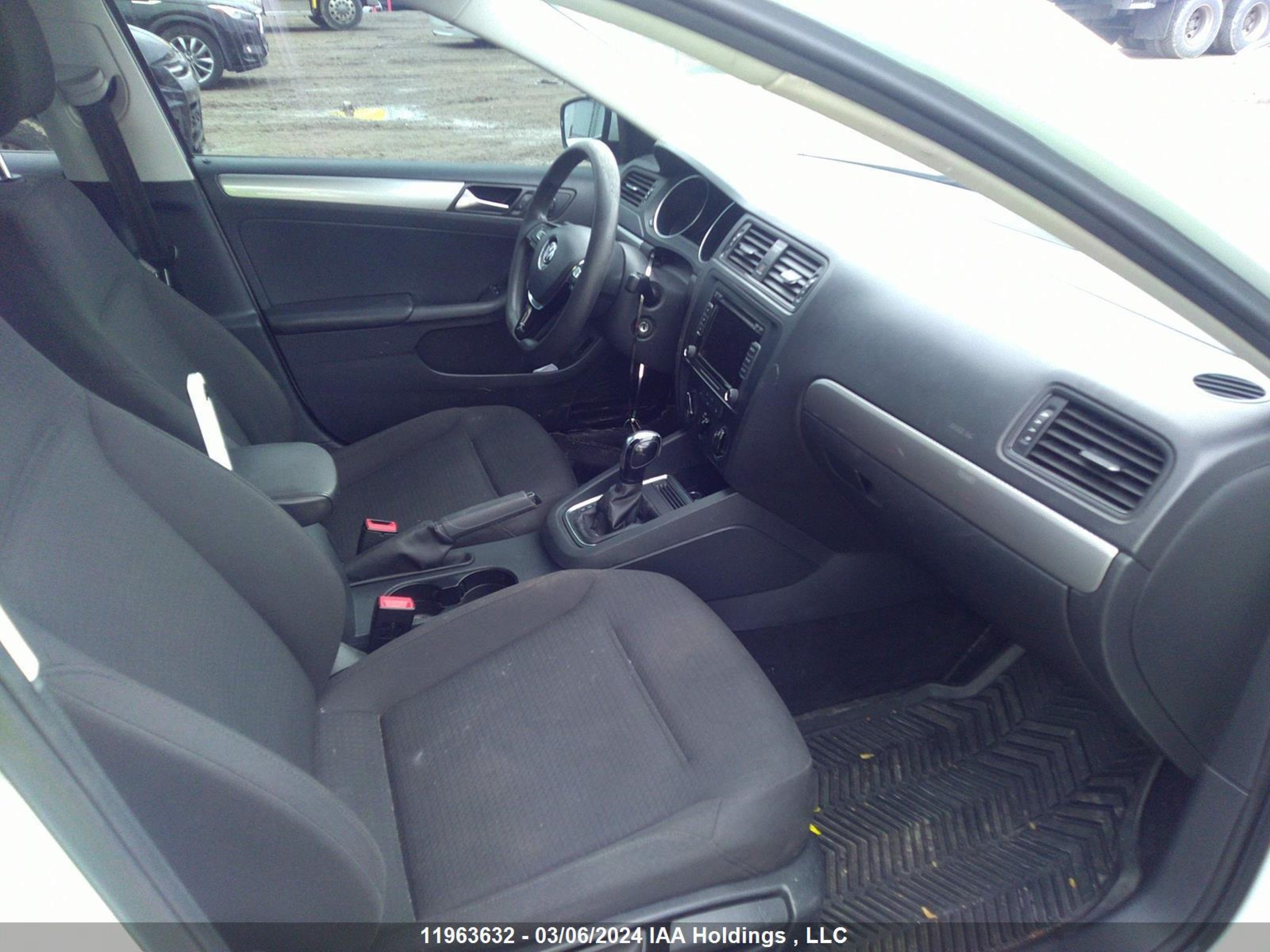 Photo 4 VIN: 3VW2K7AJ9FM296710 - VOLKSWAGEN JETTA 