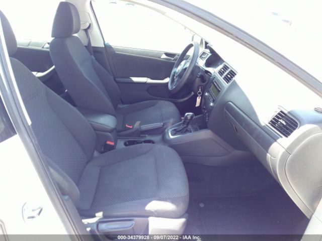 Photo 4 VIN: 3VW2K7AJXEM208794 - VOLKSWAGEN JETTA SEDAN 