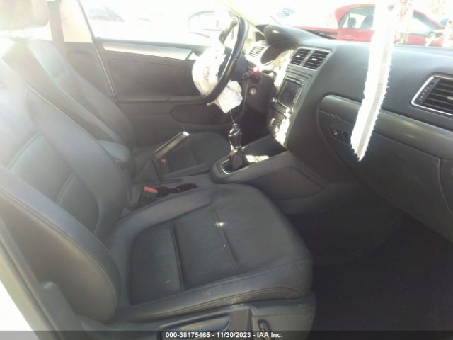 Photo 4 VIN: 3VW3L7AJ4EM441104 - VOLKSWAGEN JETTA 