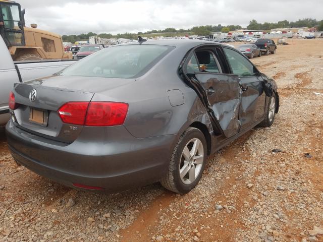 Photo 3 VIN: 3VW3L7AJ7BM031070 - VOLKSWAGEN JETTA TDI 