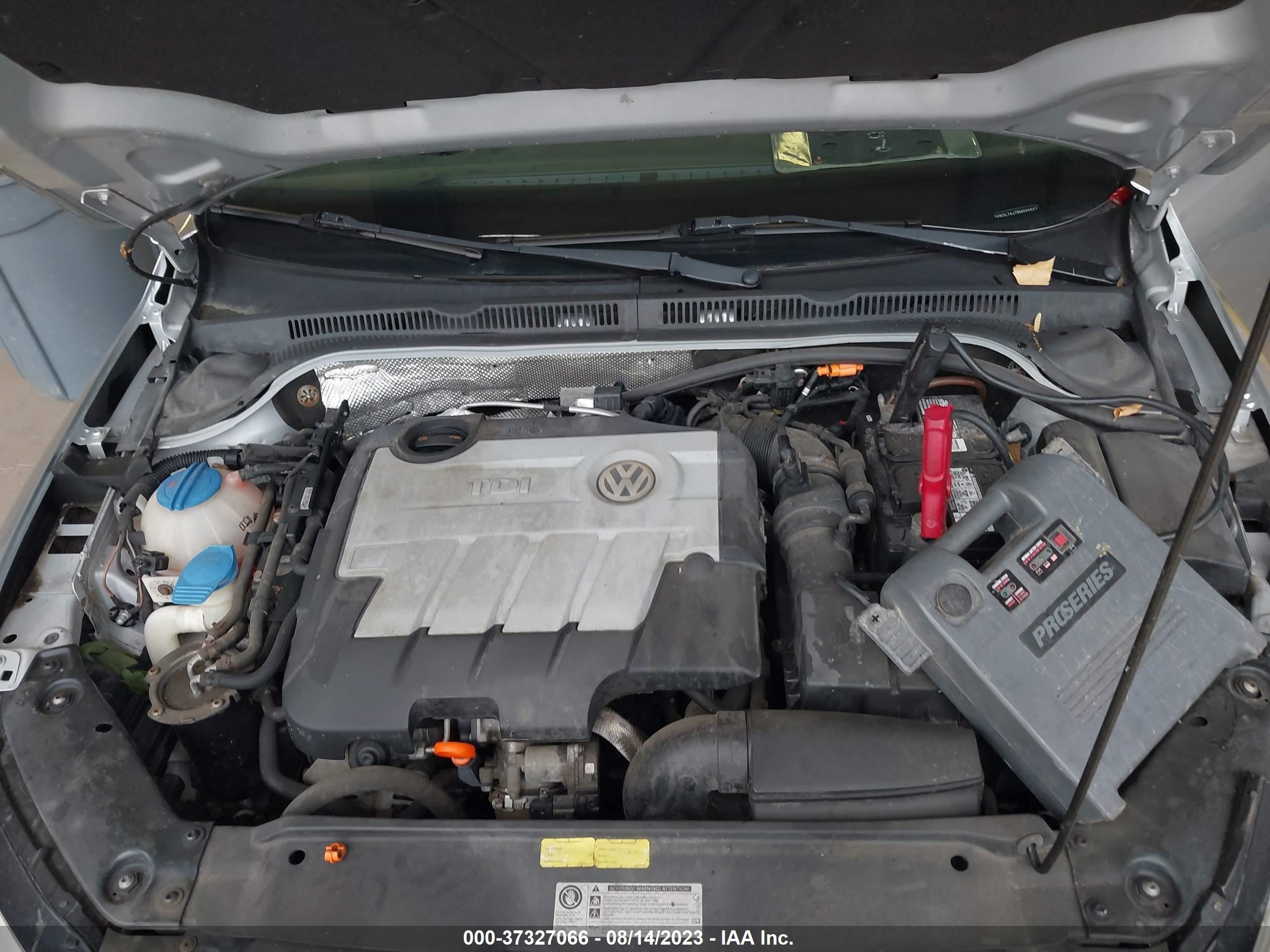 Photo 9 VIN: 3VW3L7AJ7BM094847 - VOLKSWAGEN JETTA 