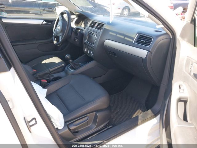 Photo 4 VIN: 3VW3L7AJ9BM068511 - VOLKSWAGEN JETTA 