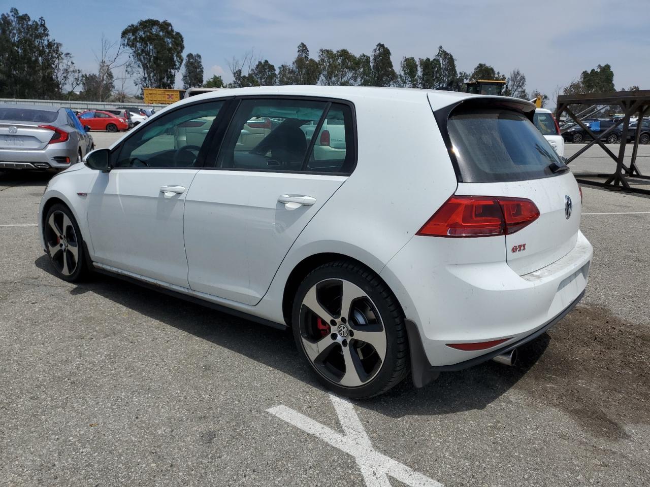 Photo 1 VIN: 3VW447AU1GM014610 - VOLKSWAGEN GTI 