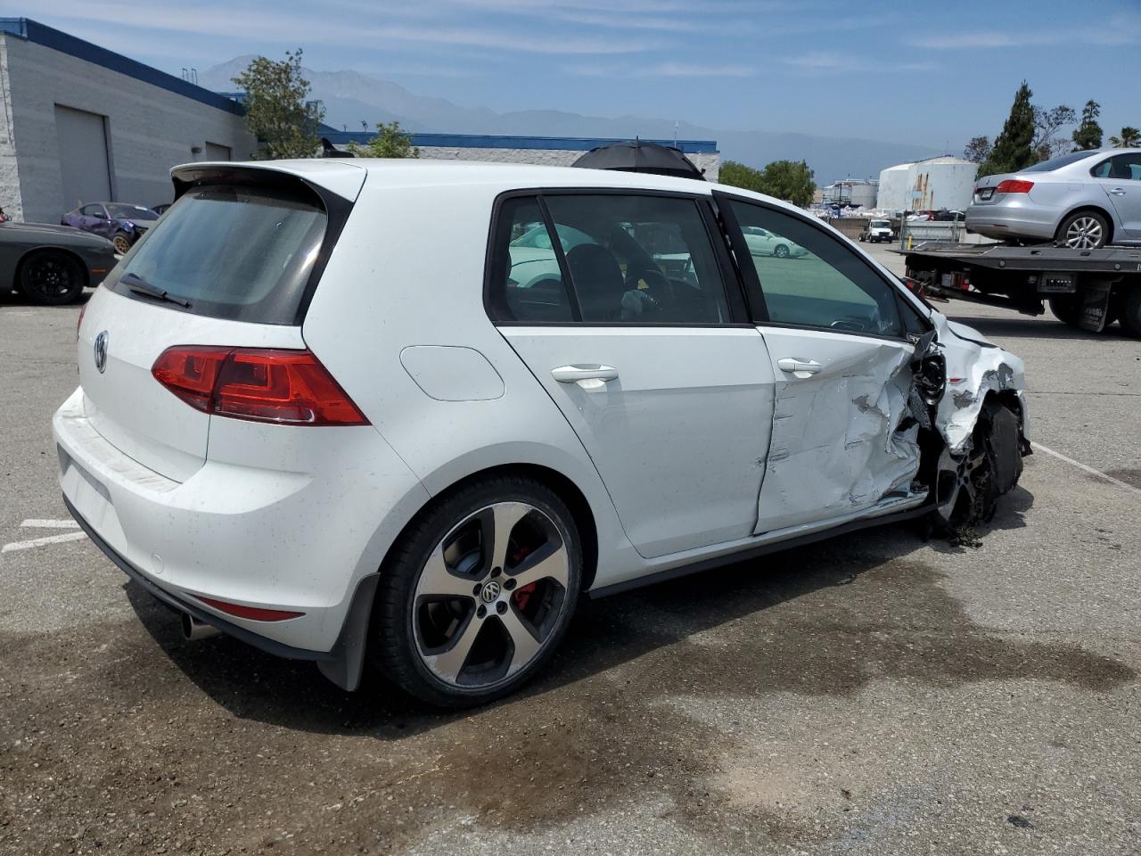 Photo 2 VIN: 3VW447AU1GM014610 - VOLKSWAGEN GTI 