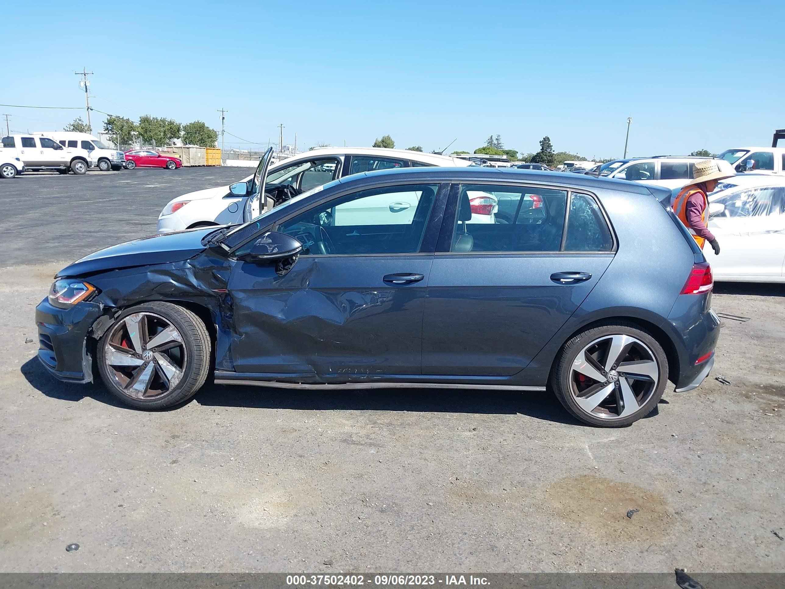 Photo 13 VIN: 3VW447AU1JM290034 - VOLKSWAGEN GOLF GTI 