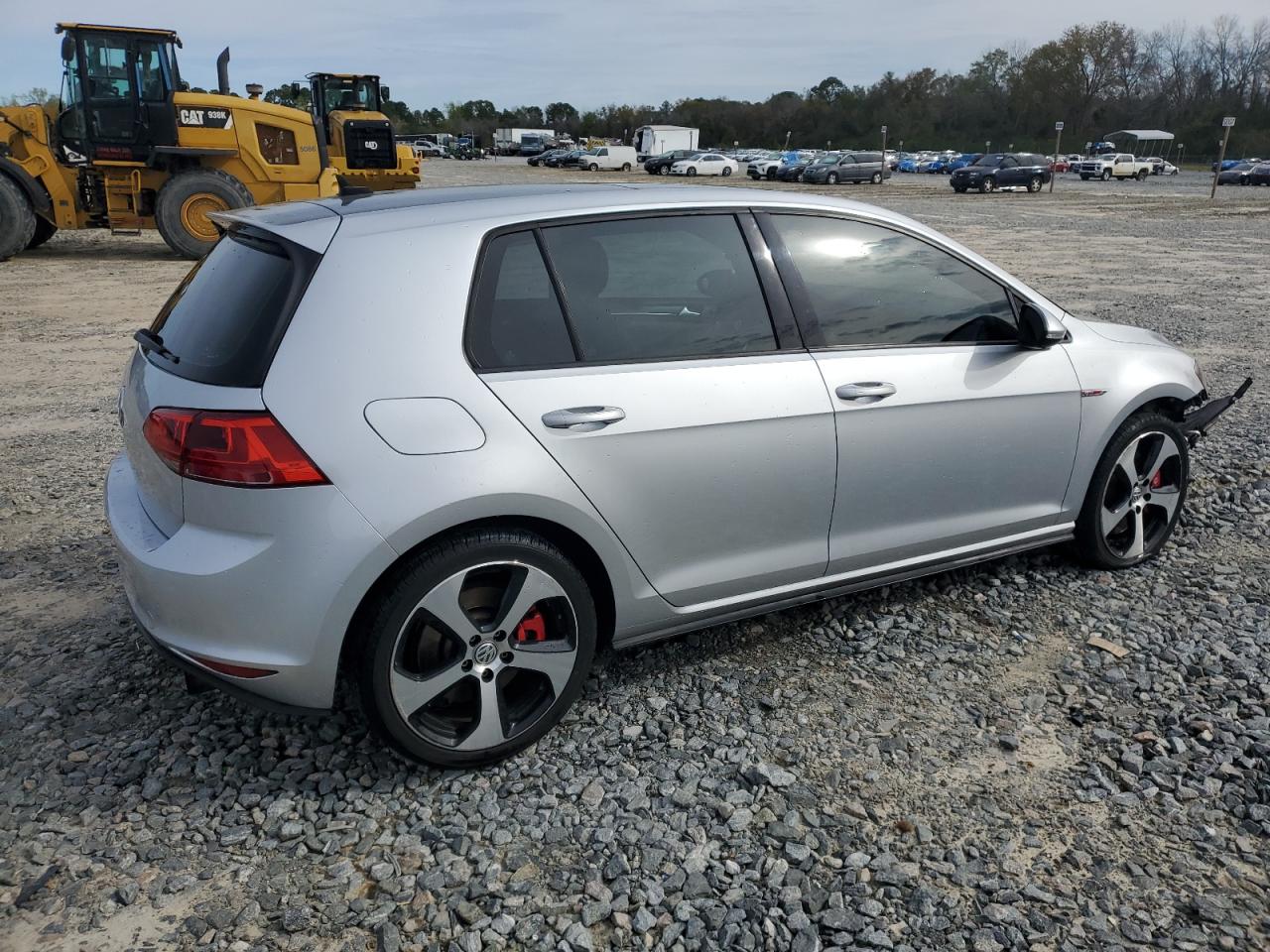 Photo 2 VIN: 3VW447AU3HM040790 - VOLKSWAGEN GTI 