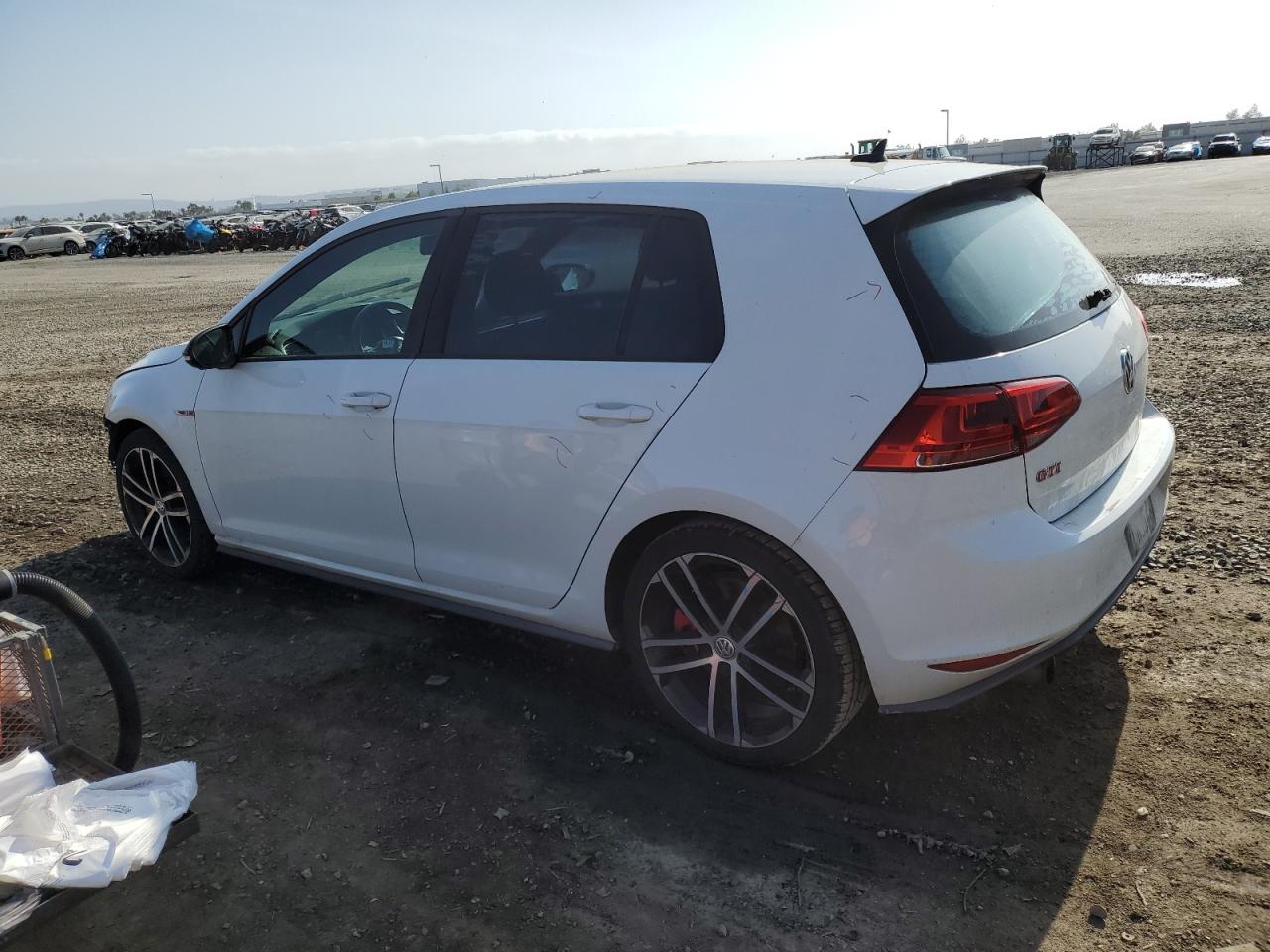 Photo 1 VIN: 3VW447AU4HM008785 - VOLKSWAGEN GTI 