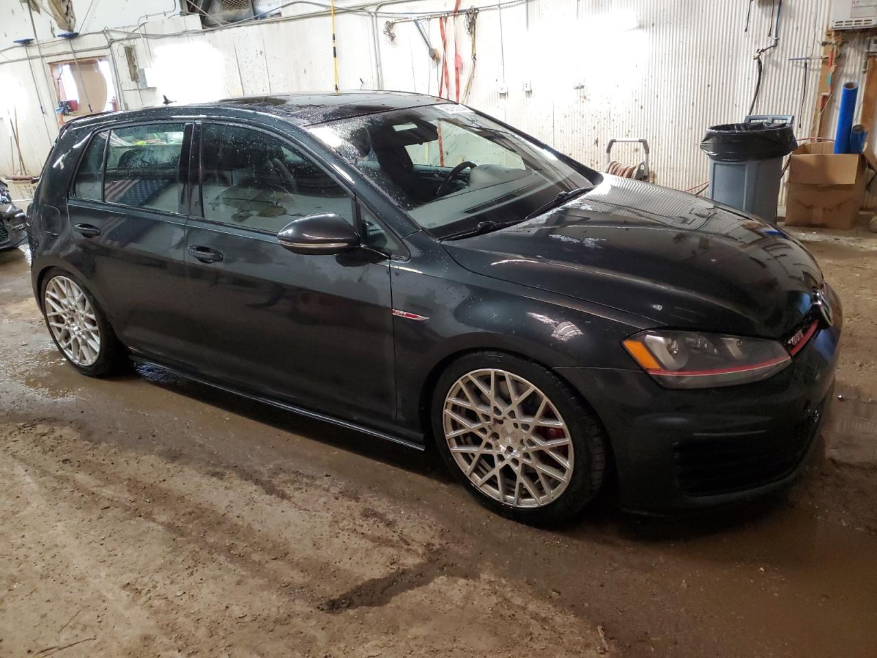 Photo 3 VIN: 3VW447AU8GM069927 - VOLKSWAGEN GTI 