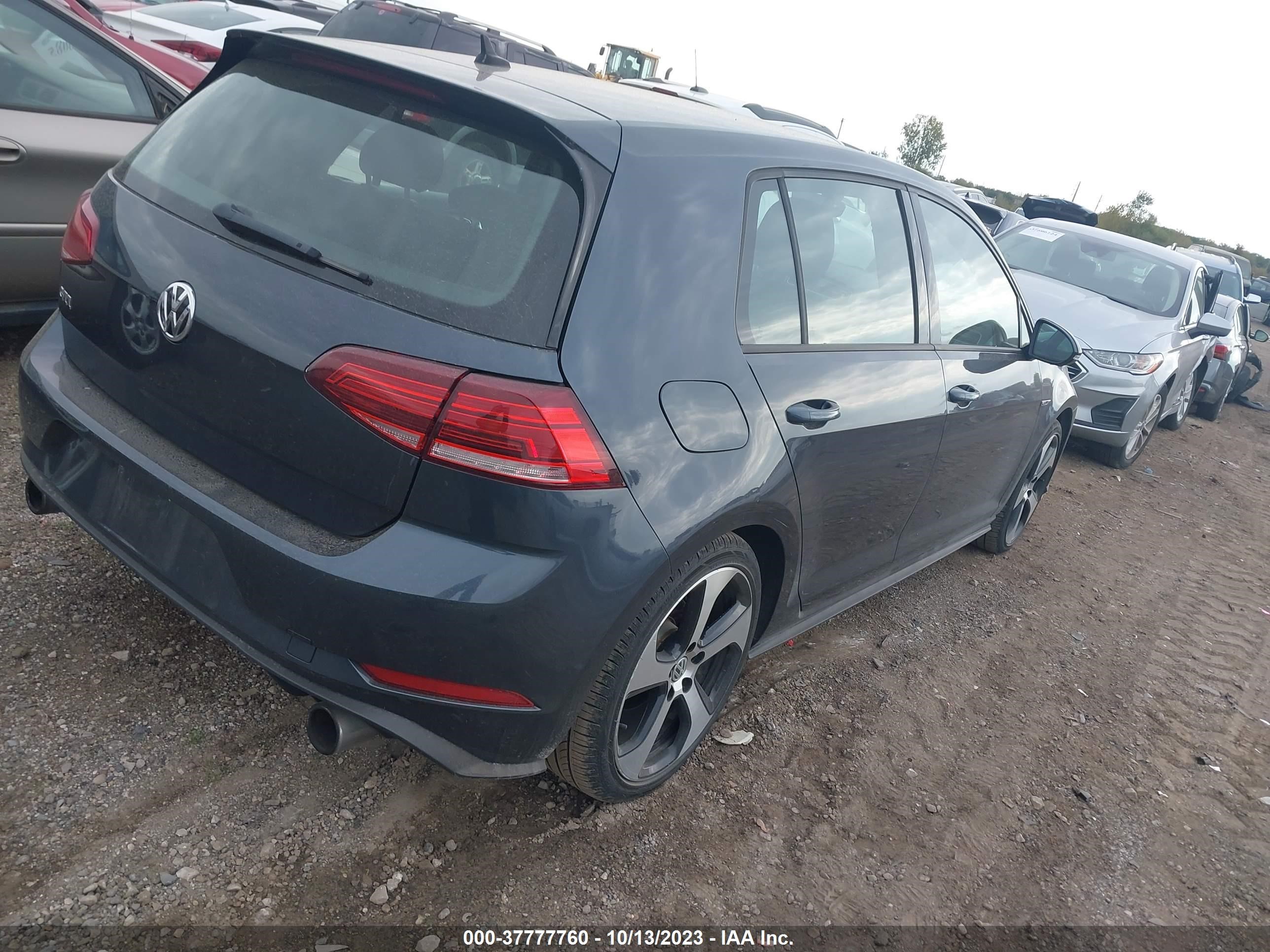 Photo 3 VIN: 3VW447AU9JM260036 - VOLKSWAGEN GOLF GTI 