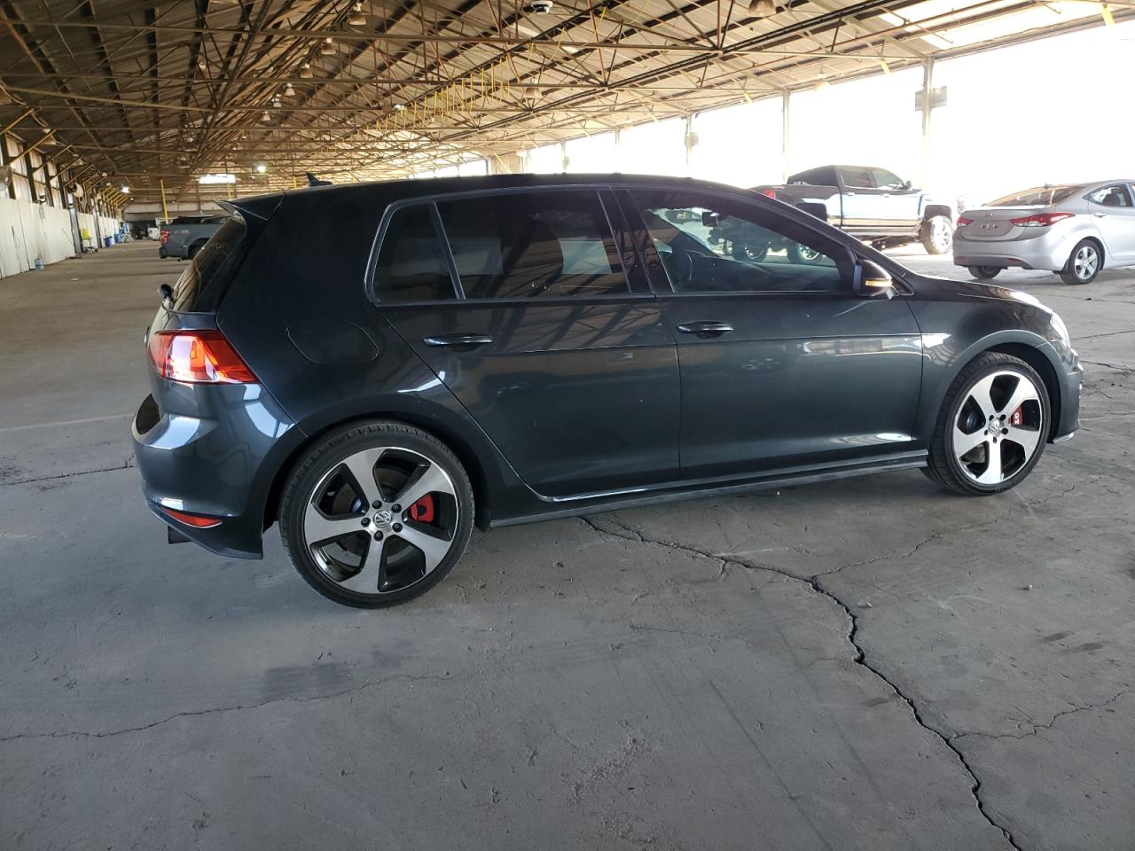 Photo 2 VIN: 3VW447AUXGM054698 - VOLKSWAGEN GTI 