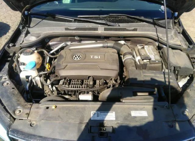 Photo 9 VIN: 3VW4T7AJ3JM240244 - VOLKSWAGEN JETTA 