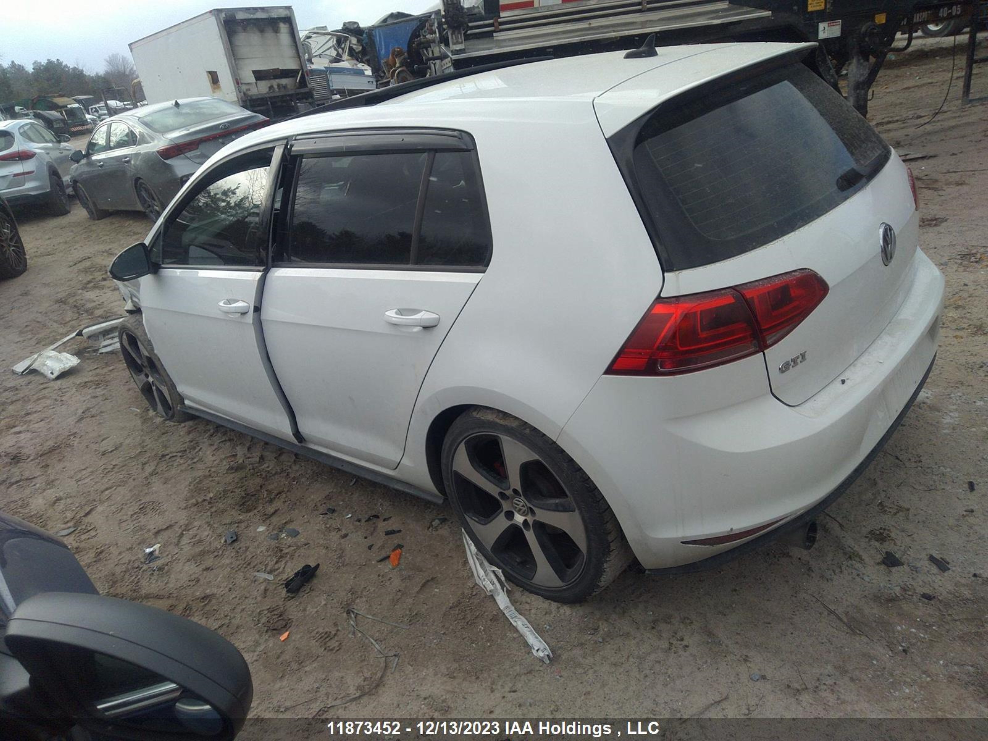 Photo 2 VIN: 3VW4T7AU6FM003118 - VOLKSWAGEN GOLF 