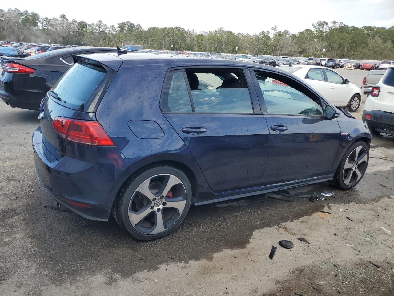 Photo 2 VIN: 3VW4T7AU6FM050780 - VOLKSWAGEN GTI 