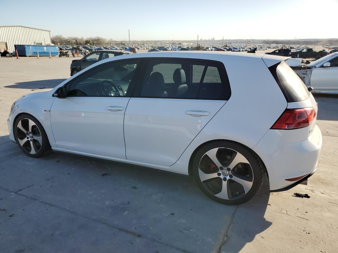 Photo 1 VIN: 3VW4T7AU6GM043667 - VOLKSWAGEN GTI 