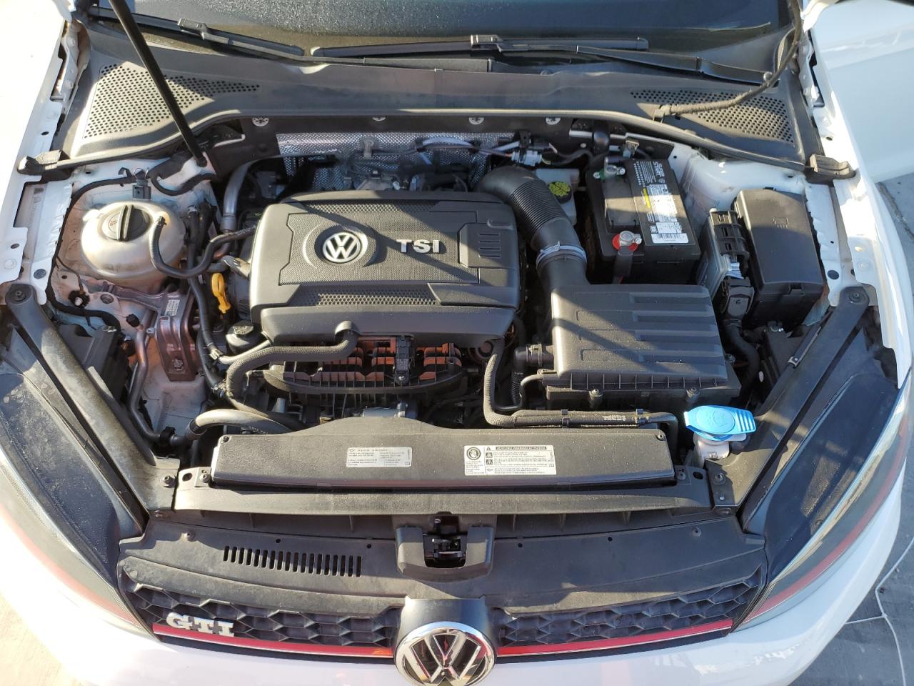 Photo 10 VIN: 3VW4T7AU6GM043667 - VOLKSWAGEN GTI 