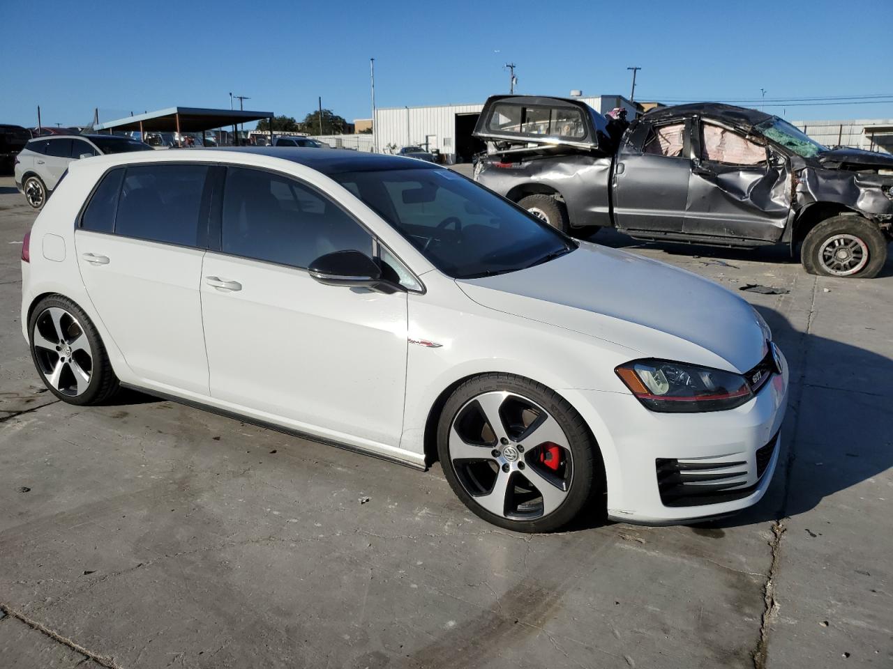 Photo 3 VIN: 3VW4T7AU6GM043667 - VOLKSWAGEN GTI 