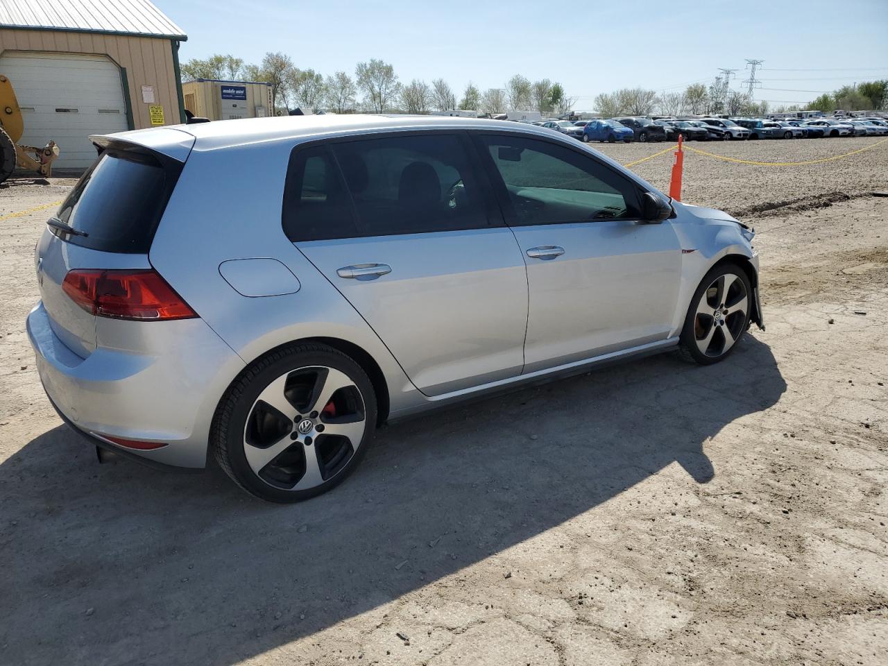 Photo 2 VIN: 3VW4T7AU7GM032256 - VOLKSWAGEN GTI 