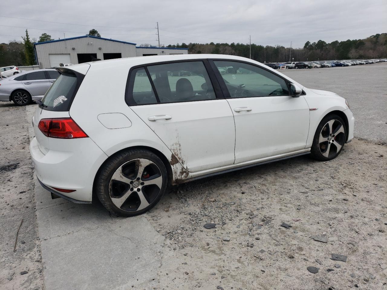 Photo 2 VIN: 3VW4T7AUXFM098475 - VOLKSWAGEN GTI 