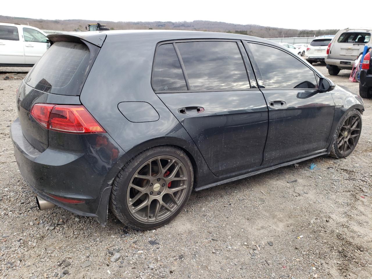 Photo 2 VIN: 3VW4T7AUXGM040495 - VOLKSWAGEN GTI 