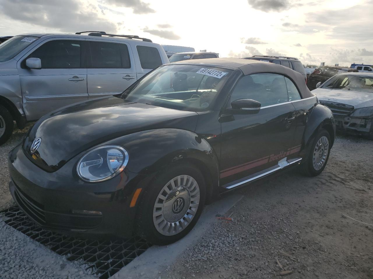 Photo 1 VIN: 3VW507AT3EM812899 - VOLKSWAGEN BEETLE 